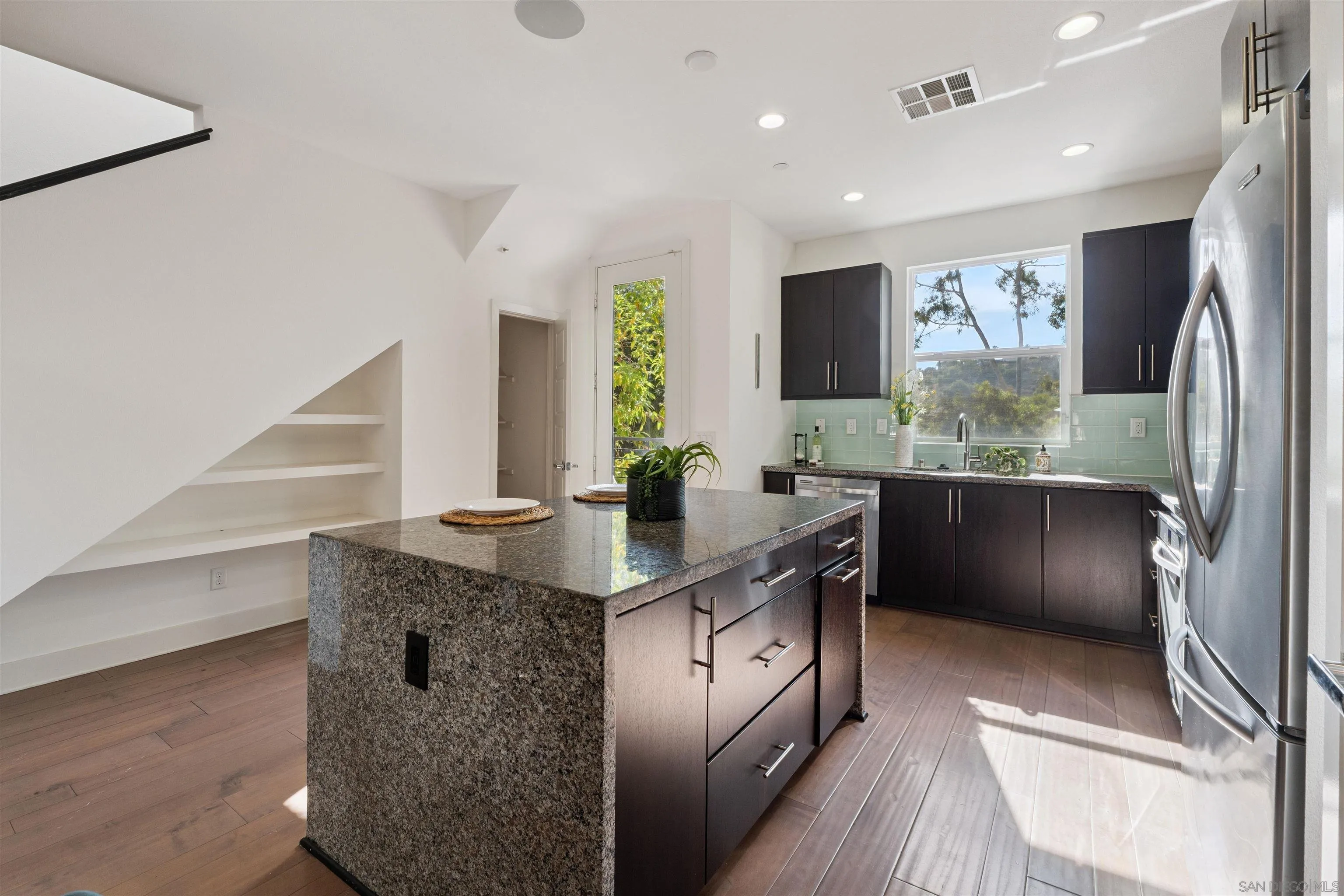 Photo #9: 250036302 Listing: Photo #9