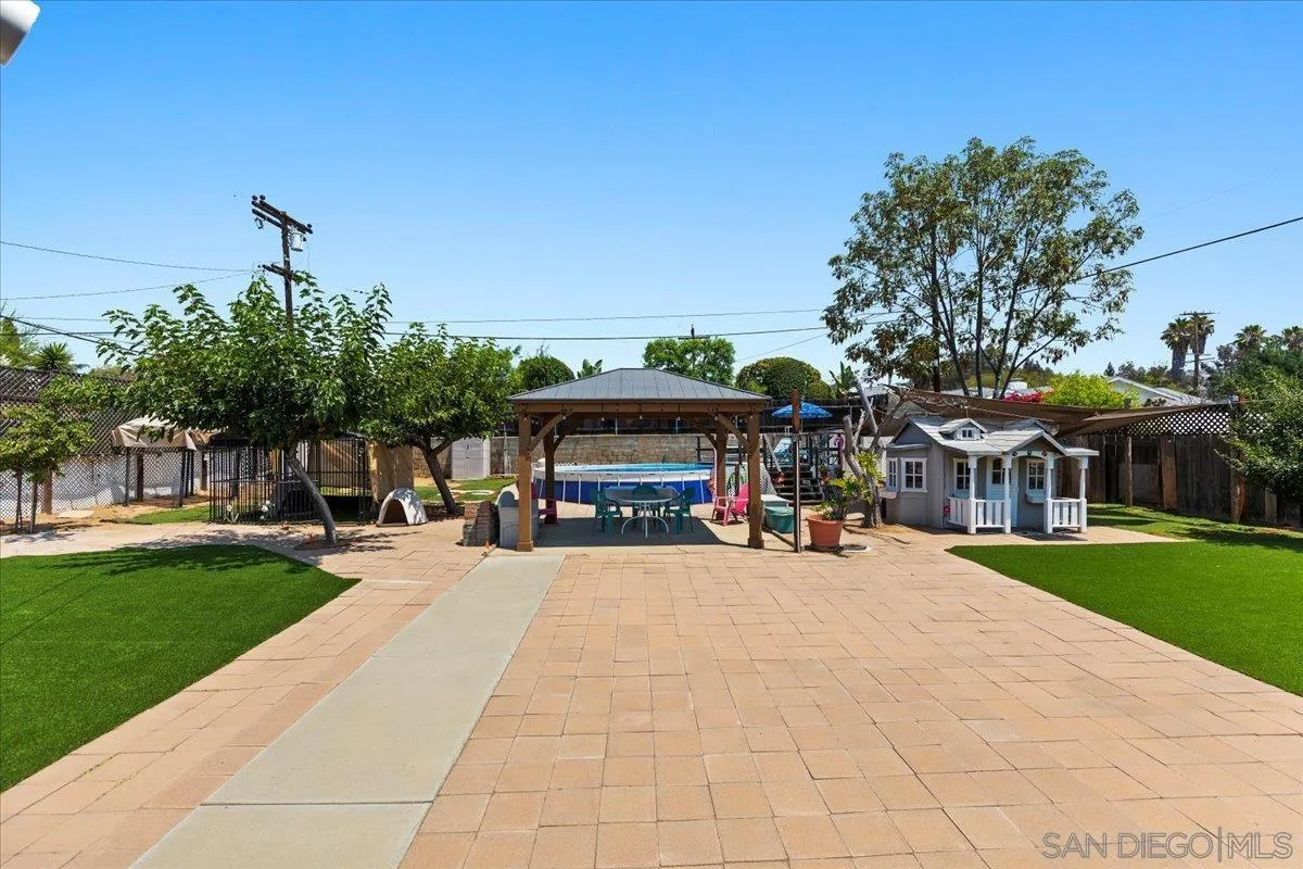 https://cdn.realtyfeed.com/cdn/127/250036305/1155893fb1b0424973fb5fcb2c61b312.webp
