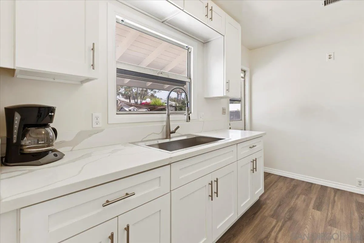 https://cdn.realtyfeed.com/cdn/127/250036305/6efe9c28ba0880ea9f900af367784faf.webp