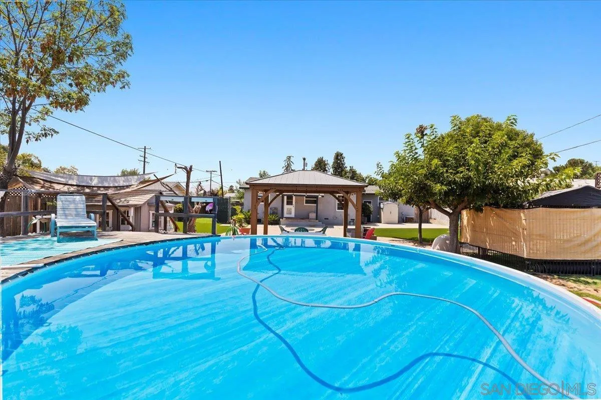 https://cdn.realtyfeed.com/cdn/127/250036305/8d08bb65704bbfff327ada68099f0ca6.webp