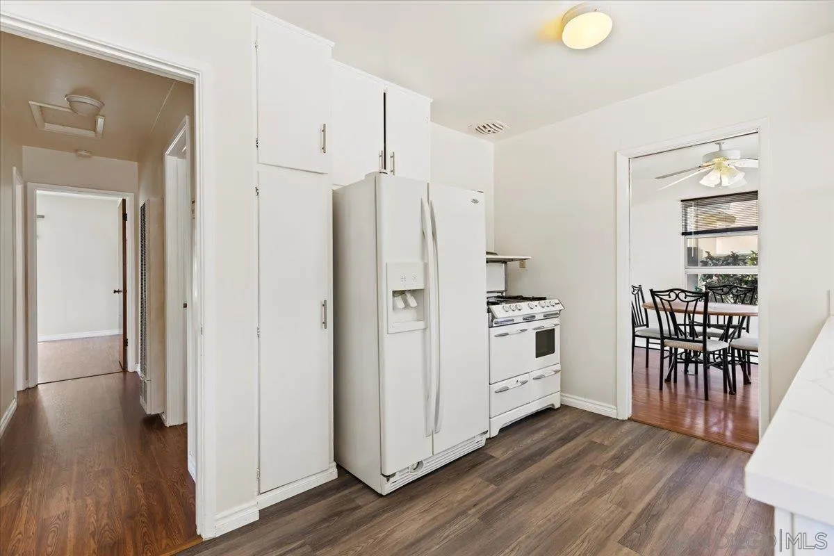 https://cdn.realtyfeed.com/cdn/127/250036305/df062ca3c2b09b8f4a1857dc13060ff1.webp