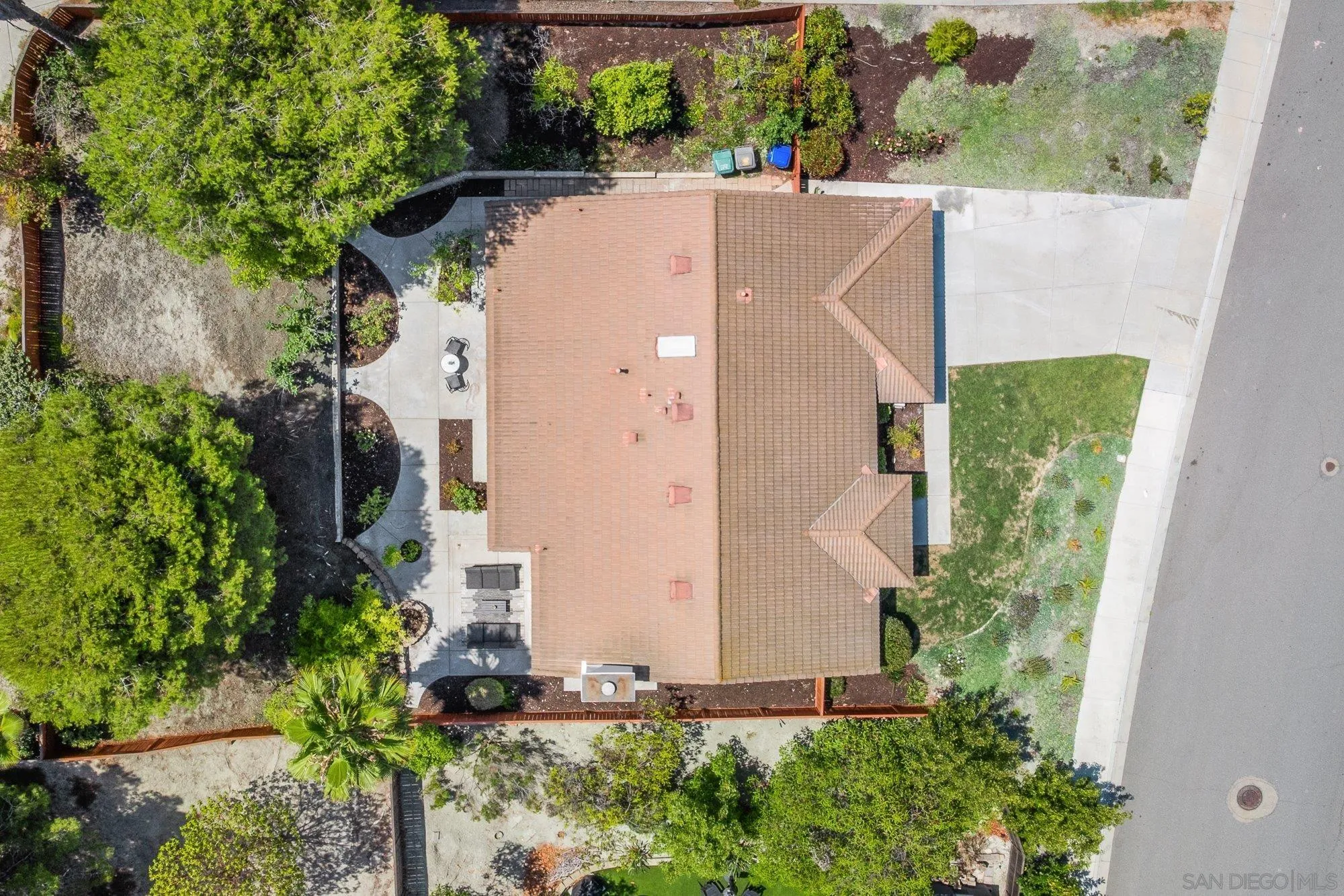 https://cdn.realtyfeed.com/cdn/127/250036306/1bb0f7d22f53bac04f4345cc7fda2911.webp