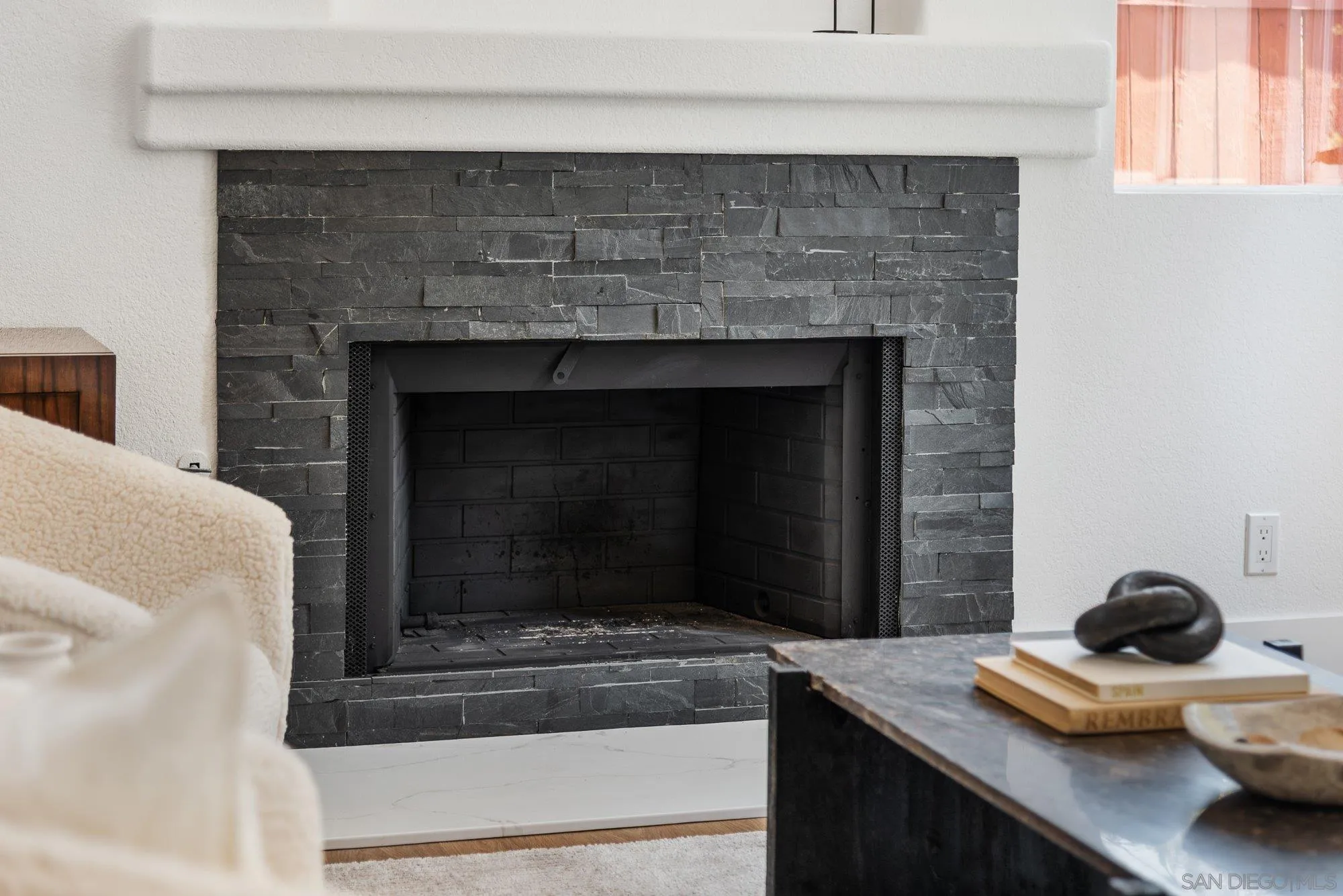 https://cdn.realtyfeed.com/cdn/127/250036306/1d1b77f774b66b4bfd61cc80e1ac70e1.webp