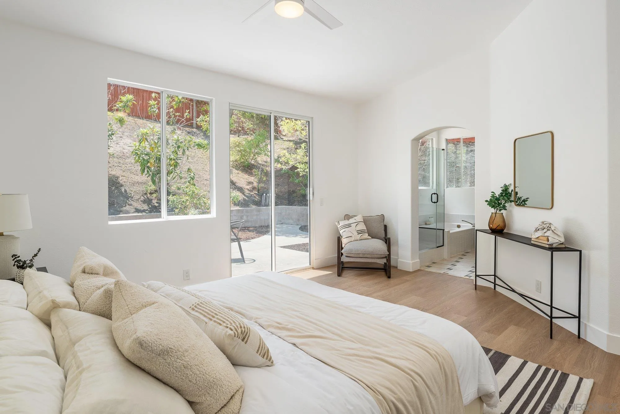 https://cdn.realtyfeed.com/cdn/127/250036306/5a19f7eb544b34b1cad5ff427ab40a10.webp