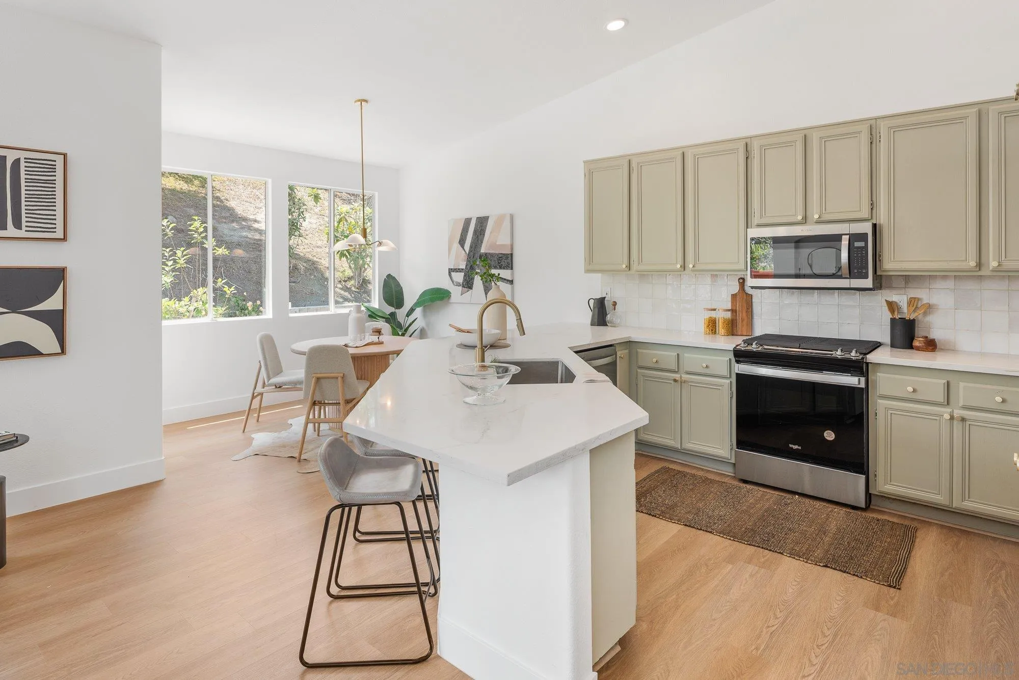 https://cdn.realtyfeed.com/cdn/127/250036306/a85dbef10ac9e5433c6bb4a91e11662a.webp