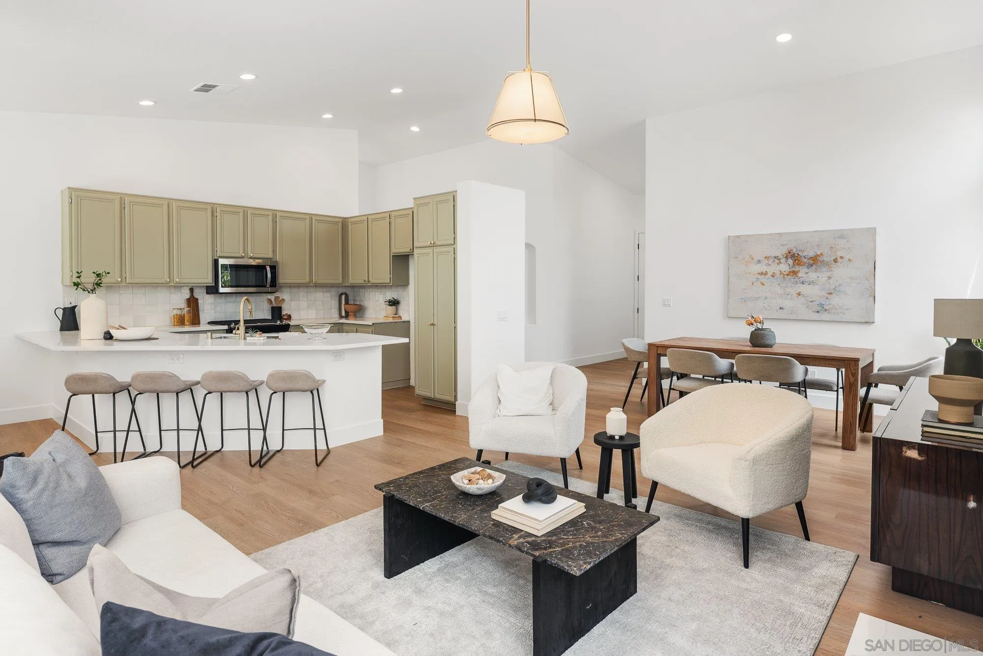 https://cdn.realtyfeed.com/cdn/127/250036306/b22a497c0940a10f93d319d66936c3dd.webp