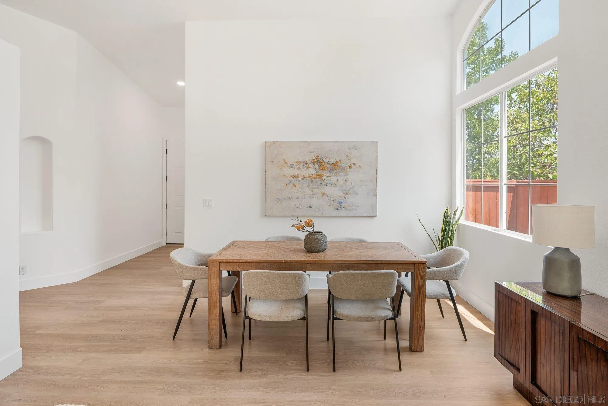 https://cdn.realtyfeed.com/cdn/127/250036306/b57ff4c9d6ad74a8ae7f13b1bb08604f.webp