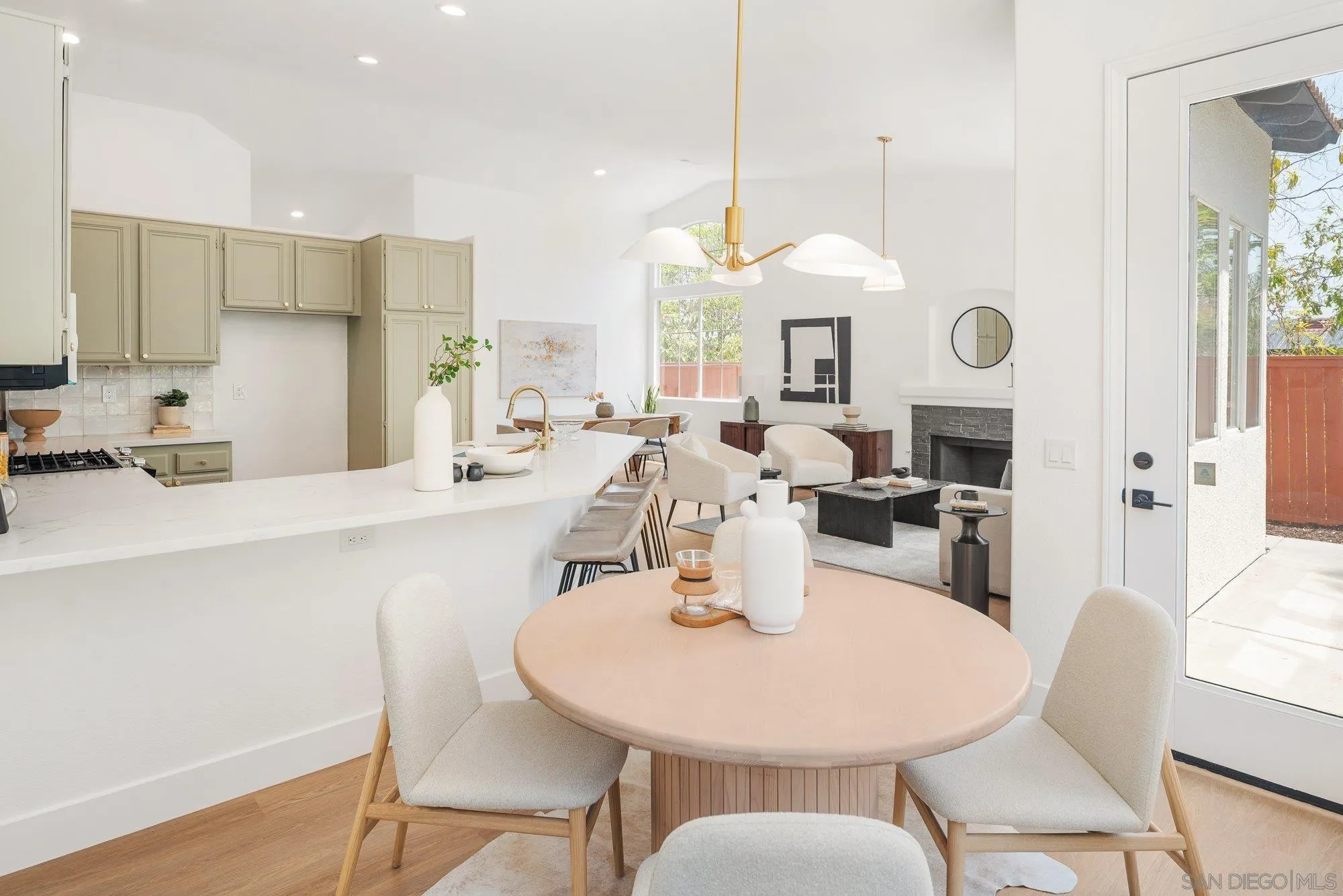 https://cdn.realtyfeed.com/cdn/127/250036306/dbd1e992ba4faedca7968b33e35d7c38.webp
