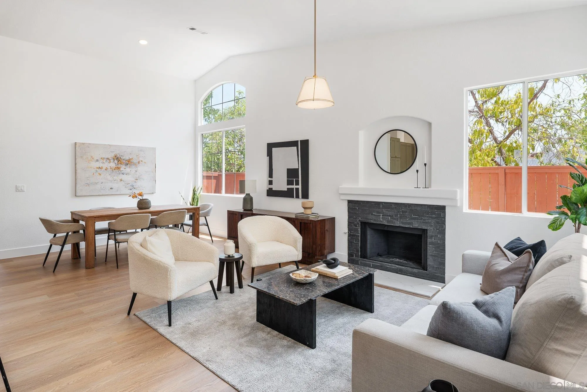 https://cdn.realtyfeed.com/cdn/127/250036306/e144cfa23f6504cae6c7d48dd836b054.webp