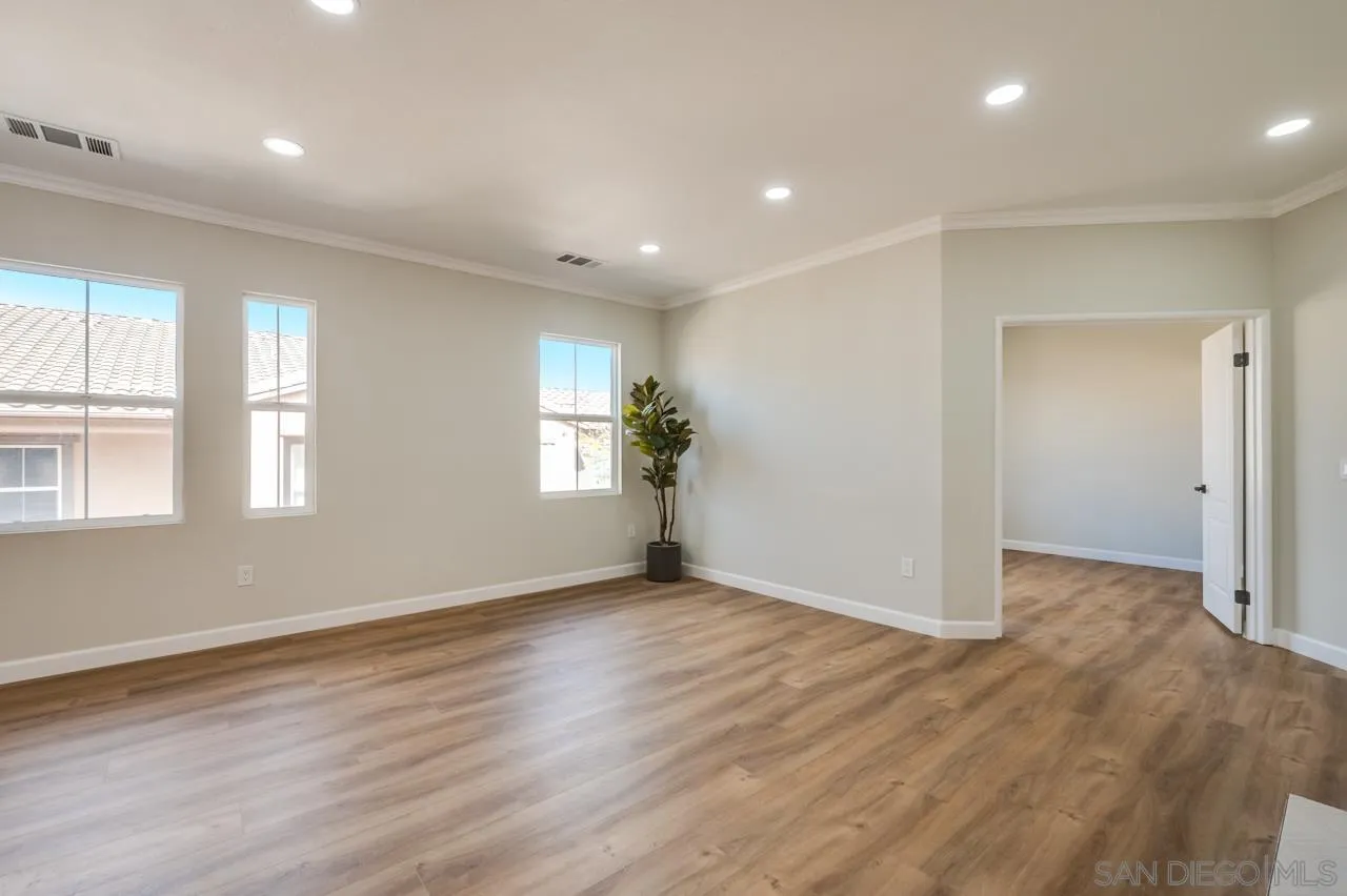 Photo #11: 250036307 Listing: Photo #11