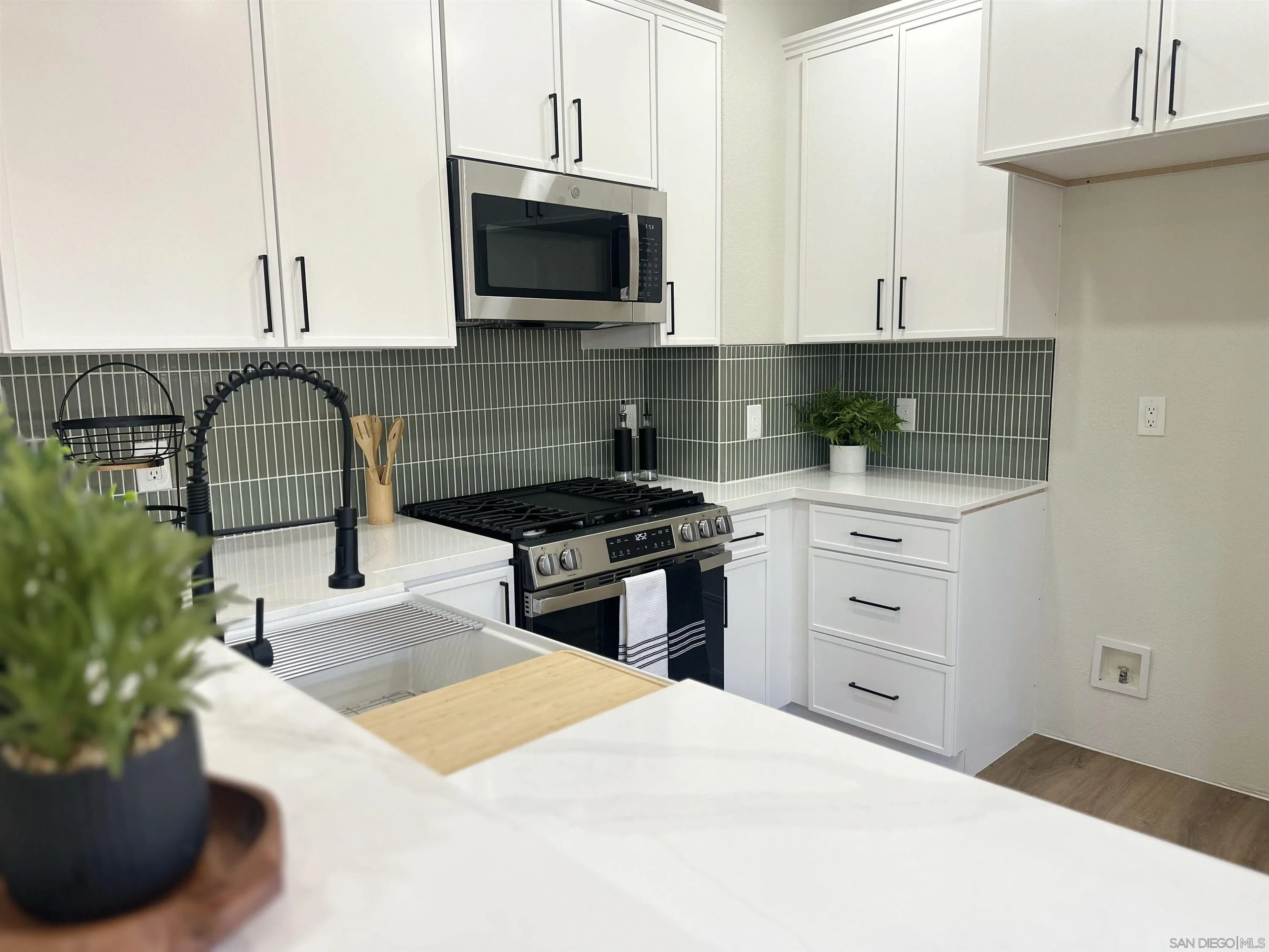 Photo #3: 250036307 Listing 