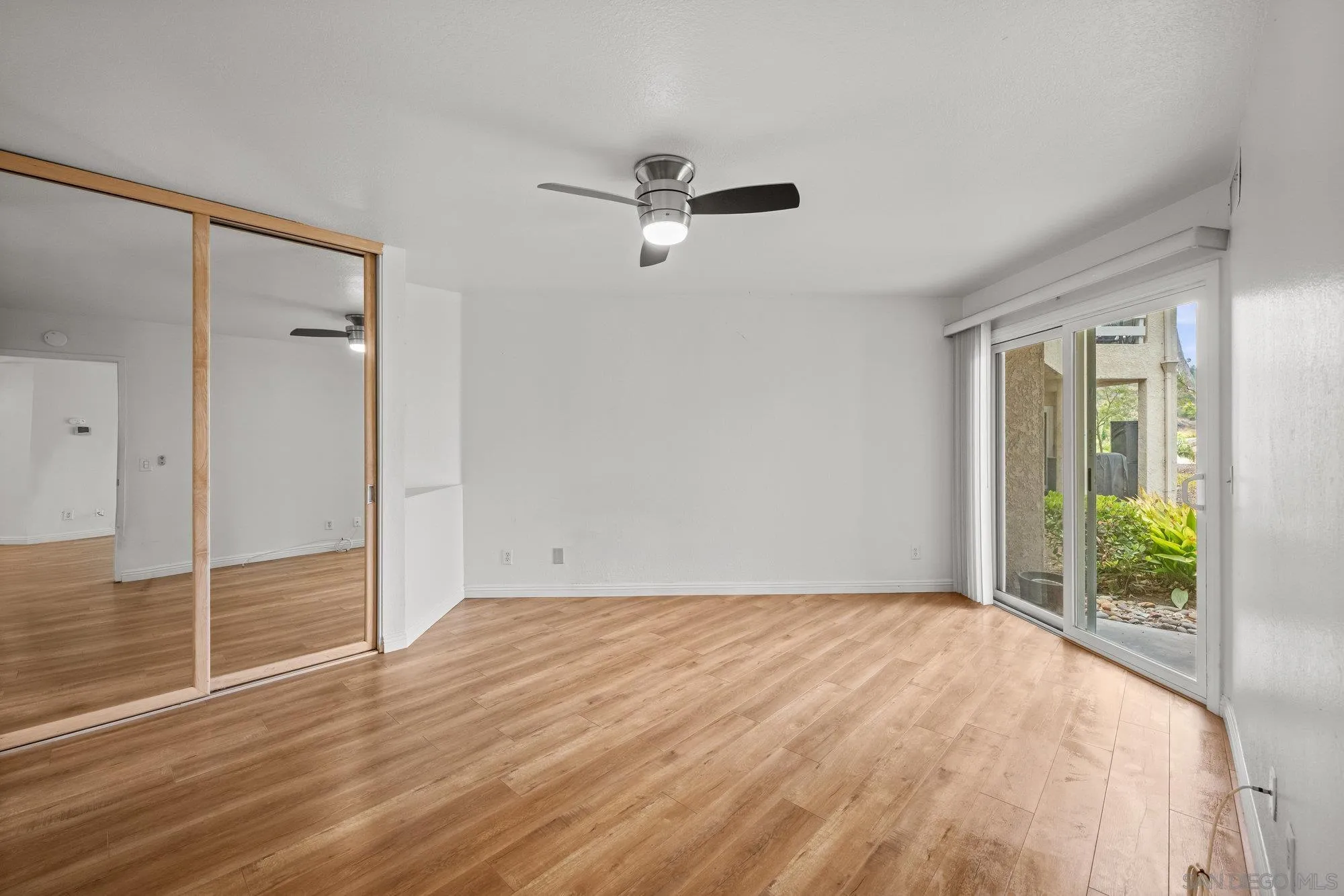https://cdn.realtyfeed.com/cdn/127/250036308/0e10228689e29ab3469041ad2ed2cb6d.webp