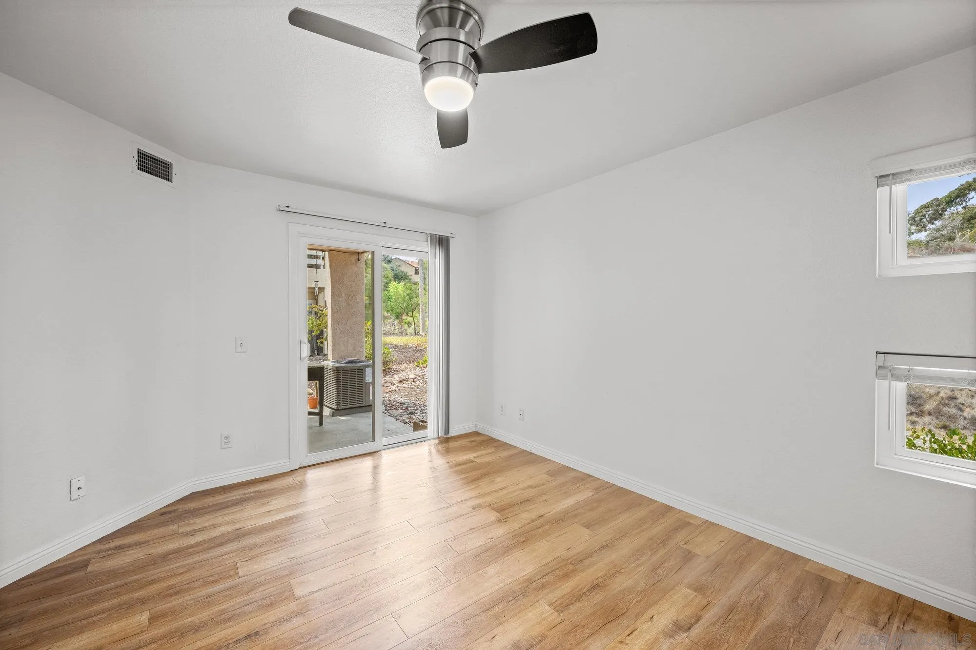https://cdn.realtyfeed.com/cdn/127/250036308/286ecc6f445e75a5adf64ee577a9a8f4.webp