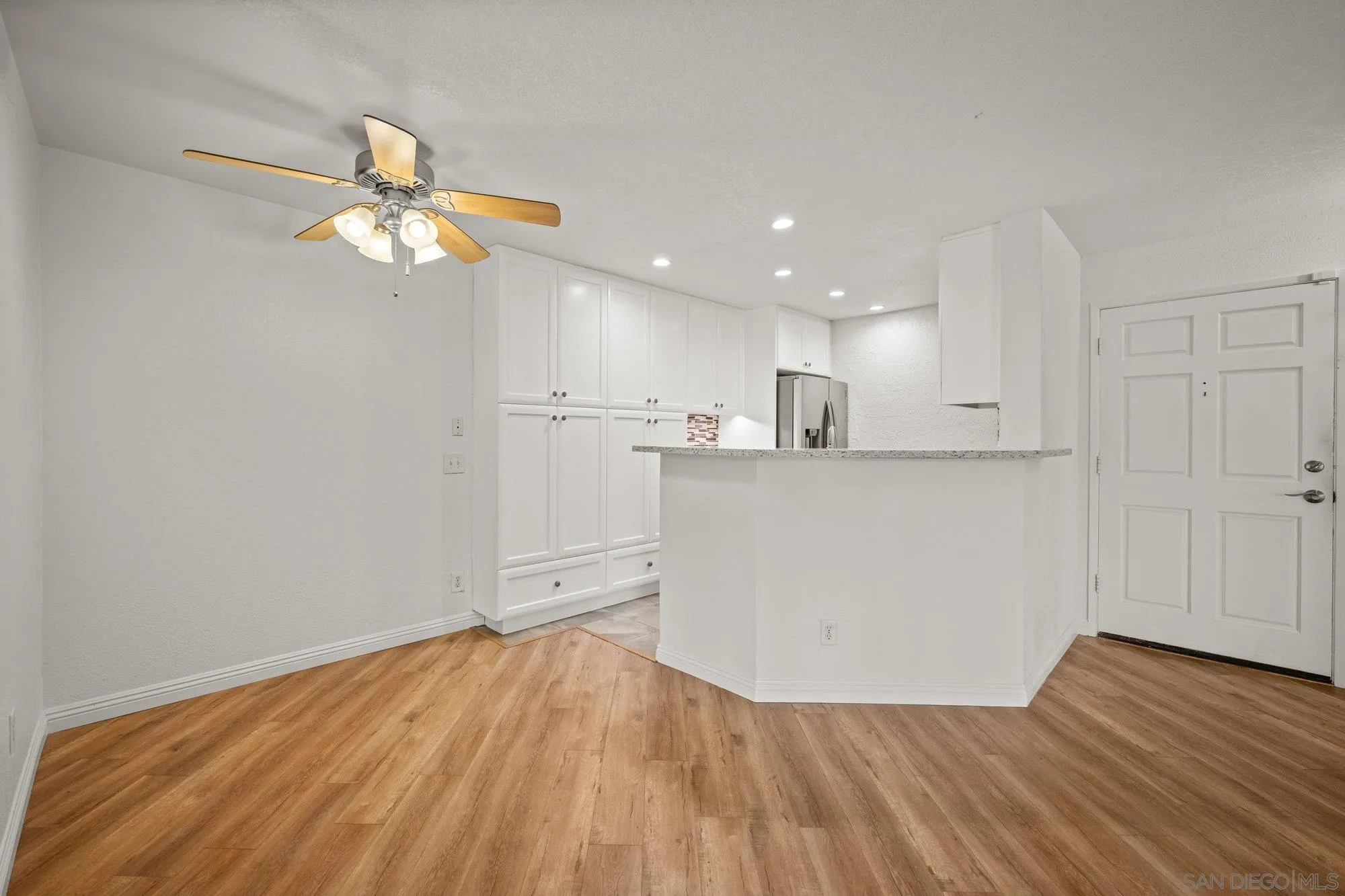 https://cdn.realtyfeed.com/cdn/127/250036308/2c1118d6bd2debaec16f24a6e7fc90c2.webp