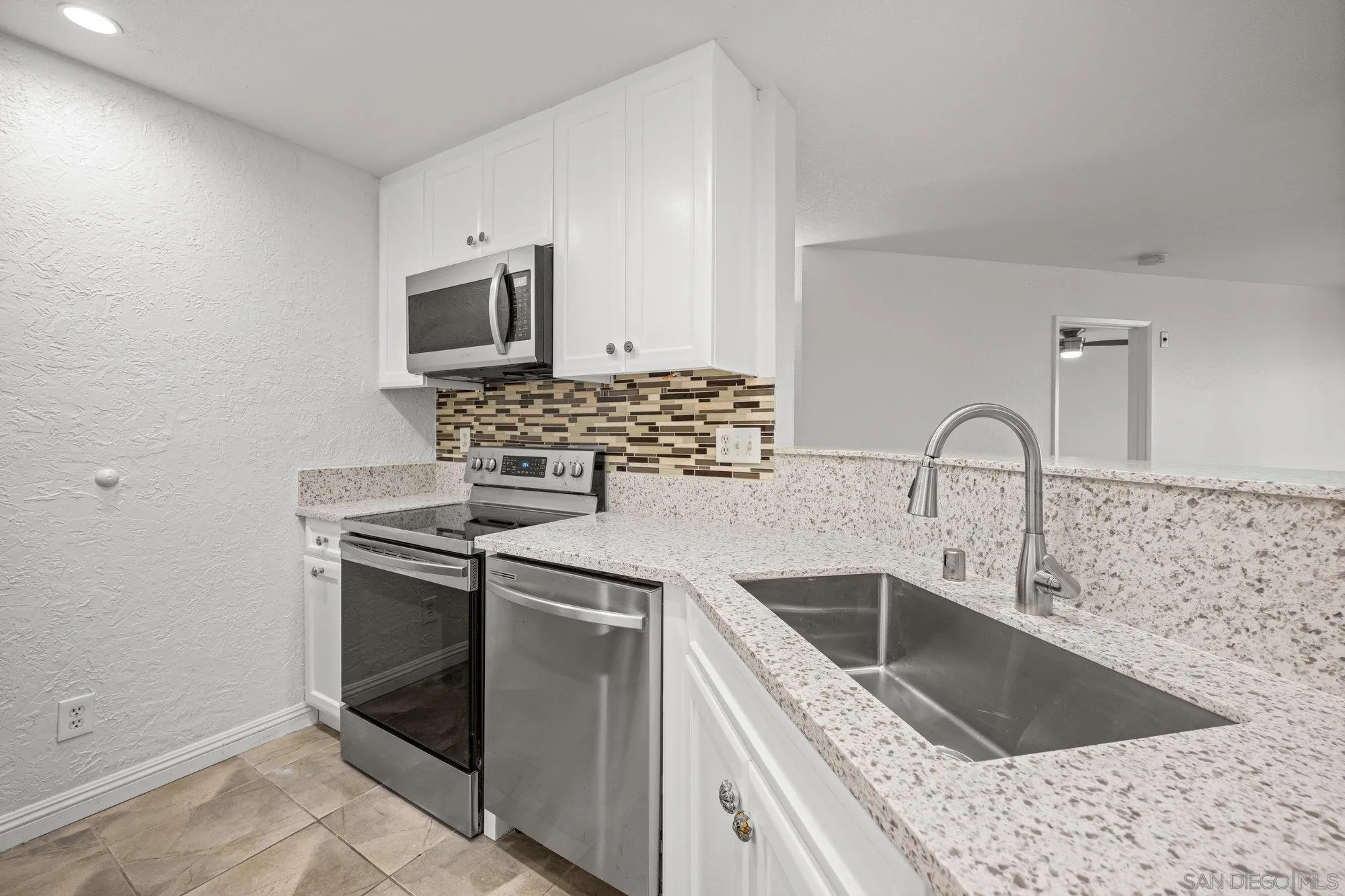https://cdn.realtyfeed.com/cdn/127/250036308/60a4f1aebfc5d1916d0f8a423c5cb96c.webp