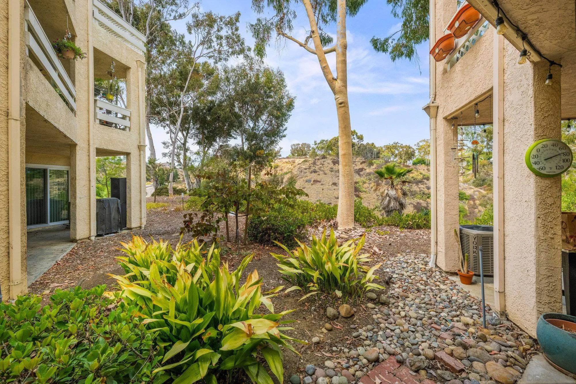 https://cdn.realtyfeed.com/cdn/127/250036308/6afd49e5a5e61f465f13f3497037d5bc.webp