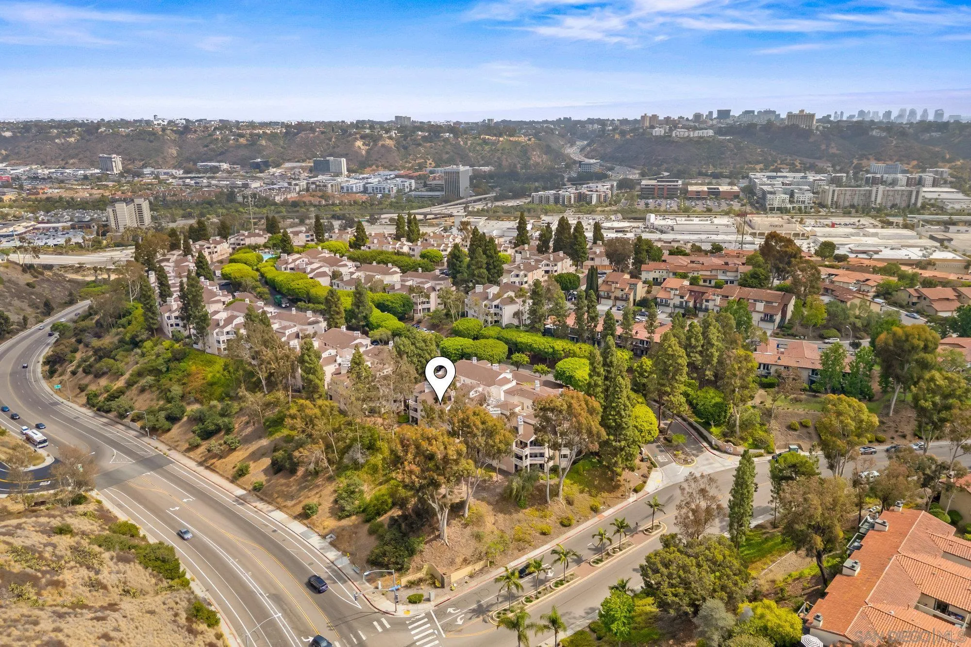 https://cdn.realtyfeed.com/cdn/127/250036308/9c813a1cea5f872ad880219ca294586f.webp