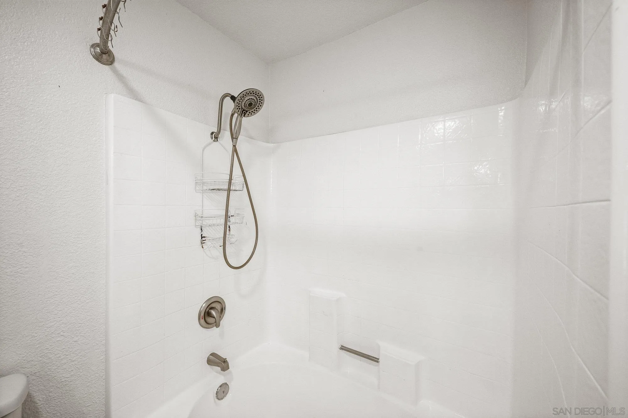 https://cdn.realtyfeed.com/cdn/127/250036308/f06e4cfdb7625b57ee9b293a3b5c3fc6.webp