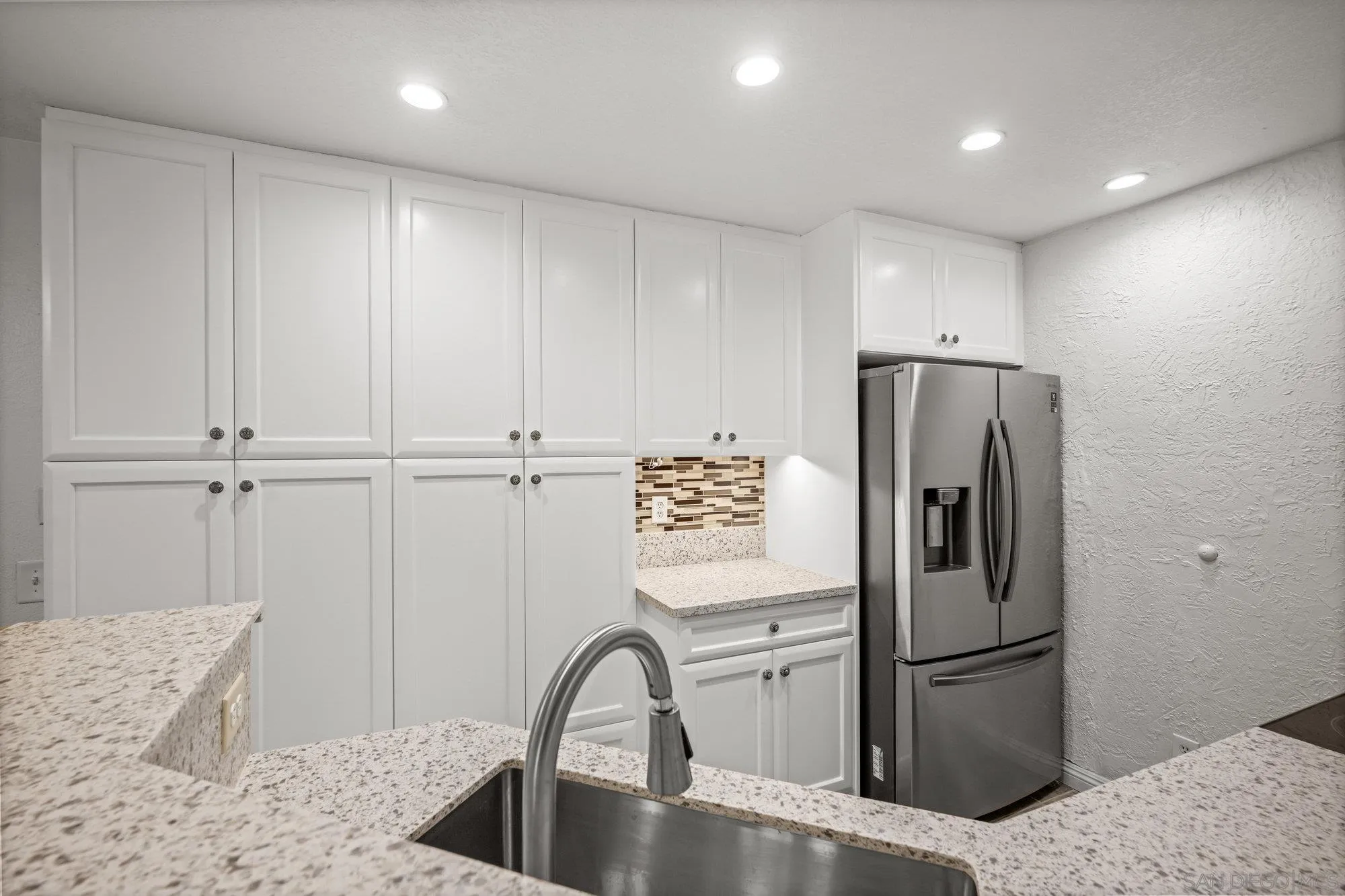 https://cdn.realtyfeed.com/cdn/127/250036308/ff18fc640d8009c6c7d51bc54acd6625.webp