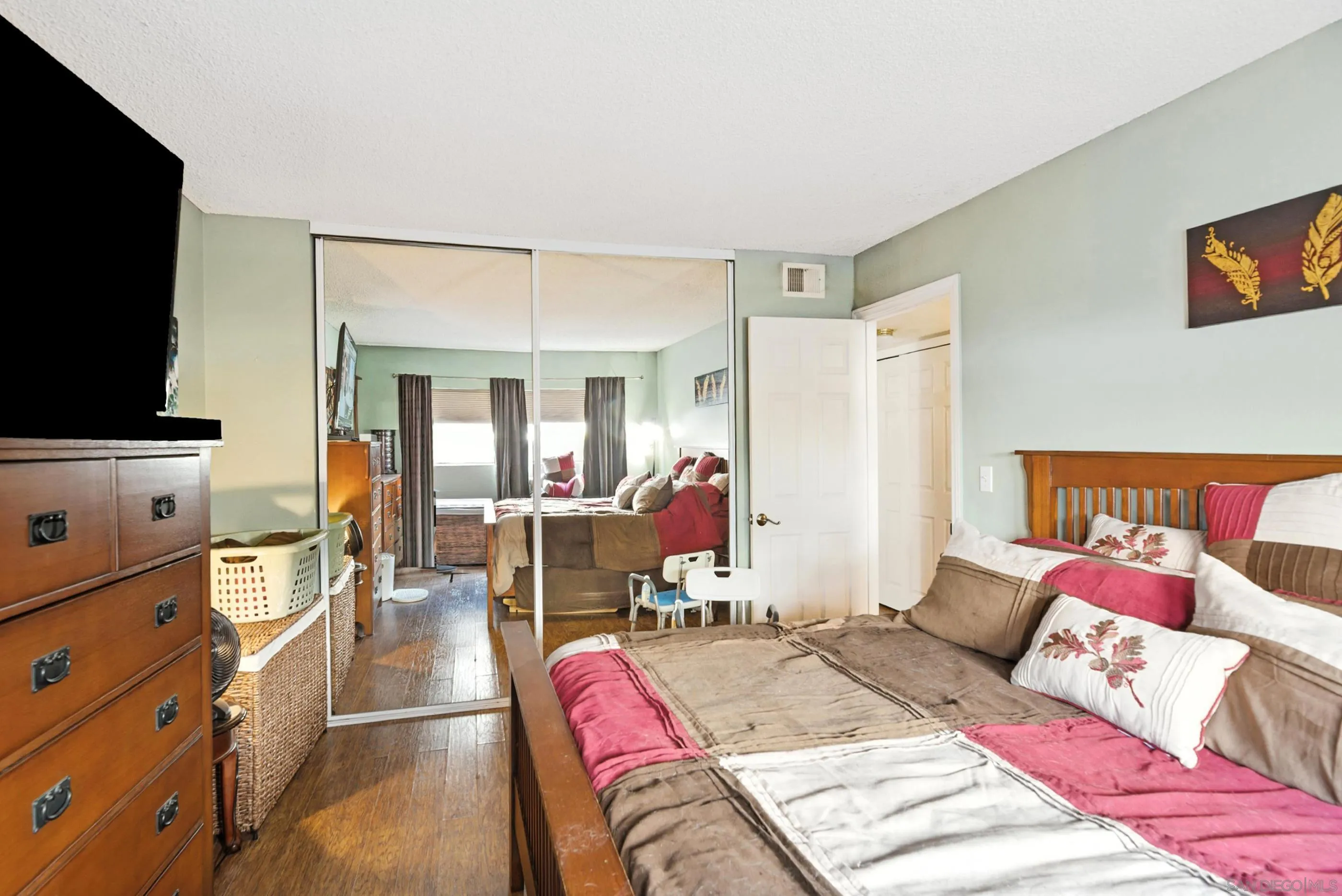 https://cdn.realtyfeed.com/cdn/127/250036309/0ad02f0683fd30888dd5e298e977a269.webp