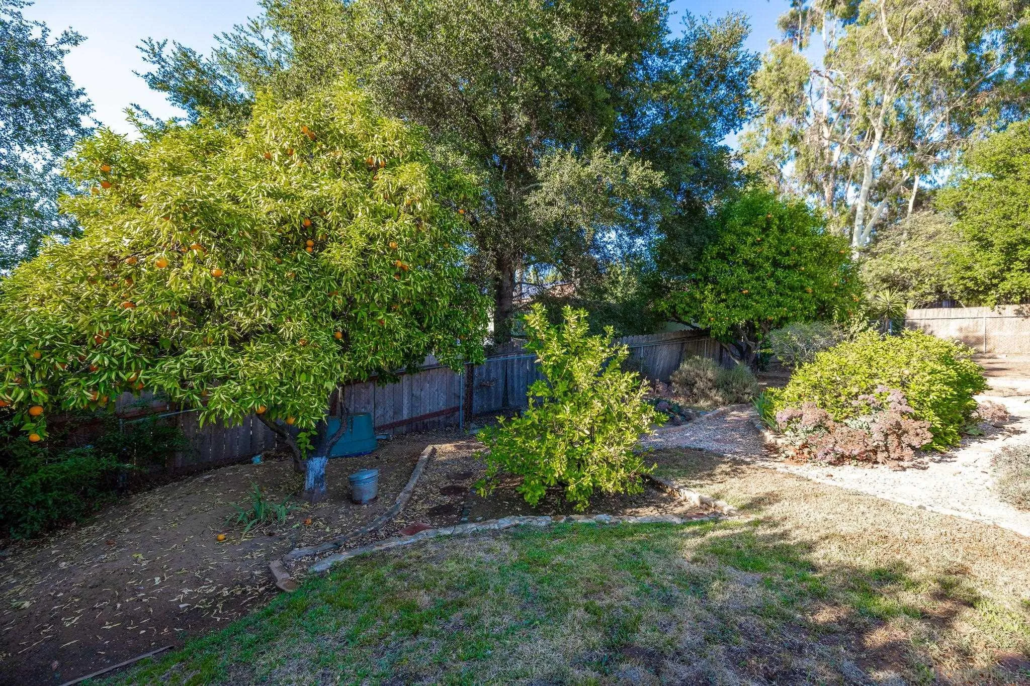 https://cdn.realtyfeed.com/cdn/127/250036311/804d09f0bbf8bd67b5ebb274a1837817.webp