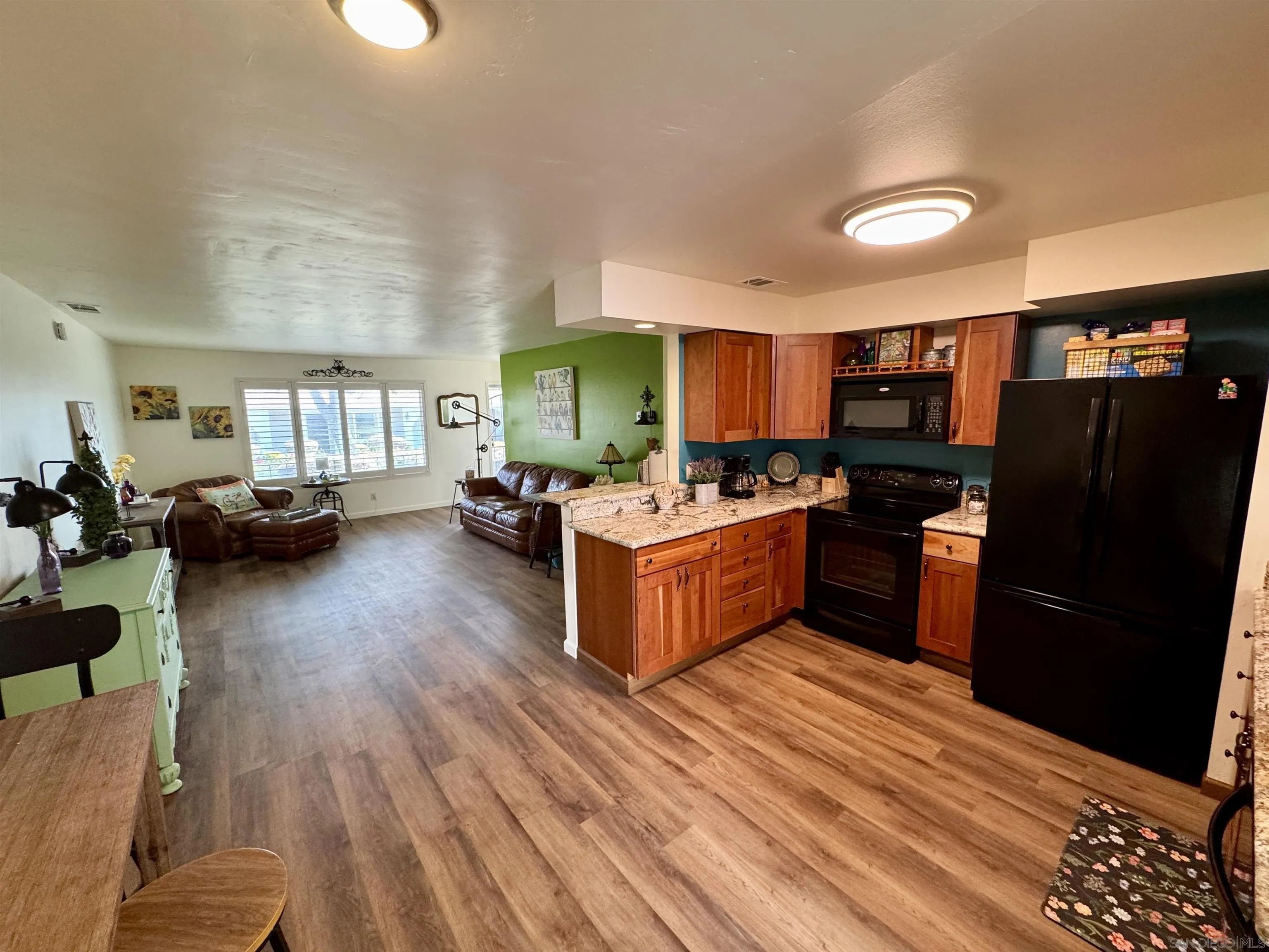 https://cdn.realtyfeed.com/cdn/127/250036313/027181905b433b6f54112e5b1c23bbc1.webp