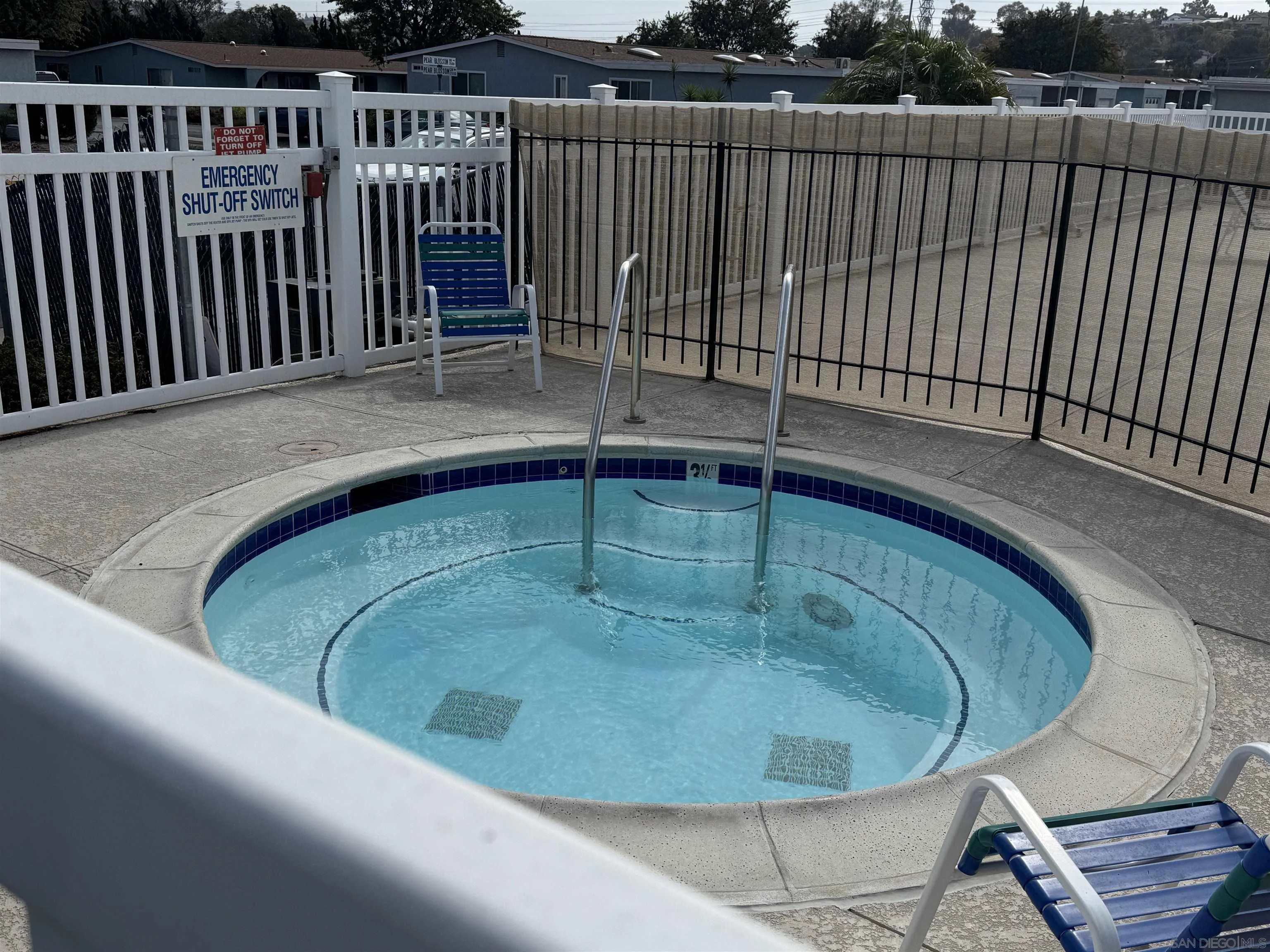https://cdn.realtyfeed.com/cdn/127/250036313/050dc6332dd3e8b9c2a7f45e846f188b.webp