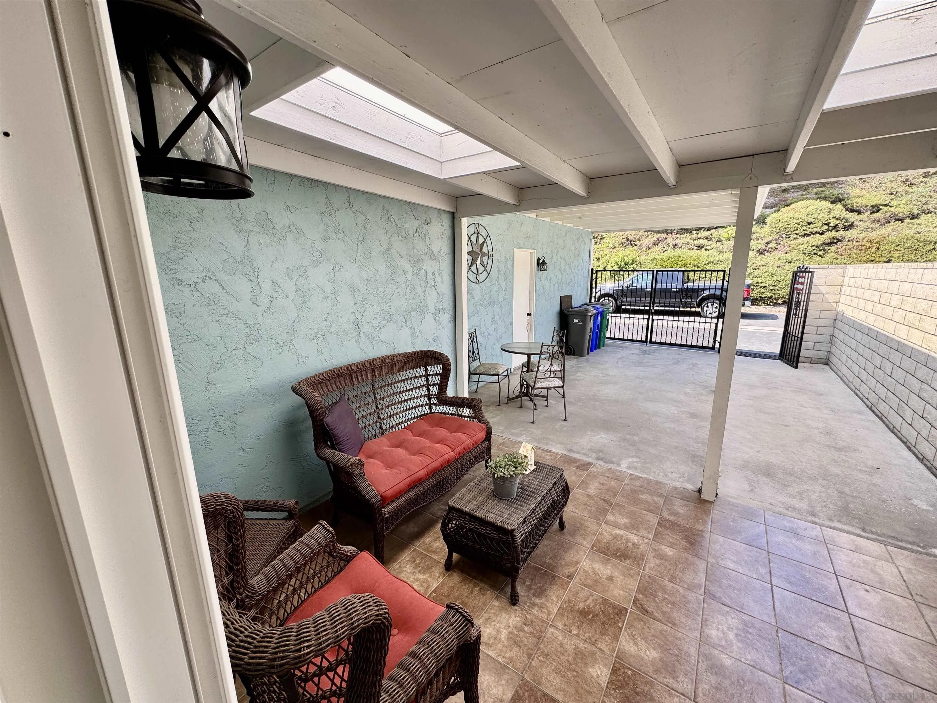 https://cdn.realtyfeed.com/cdn/127/250036313/b397e9a779a5a67578fdde4ae1cf281f.webp