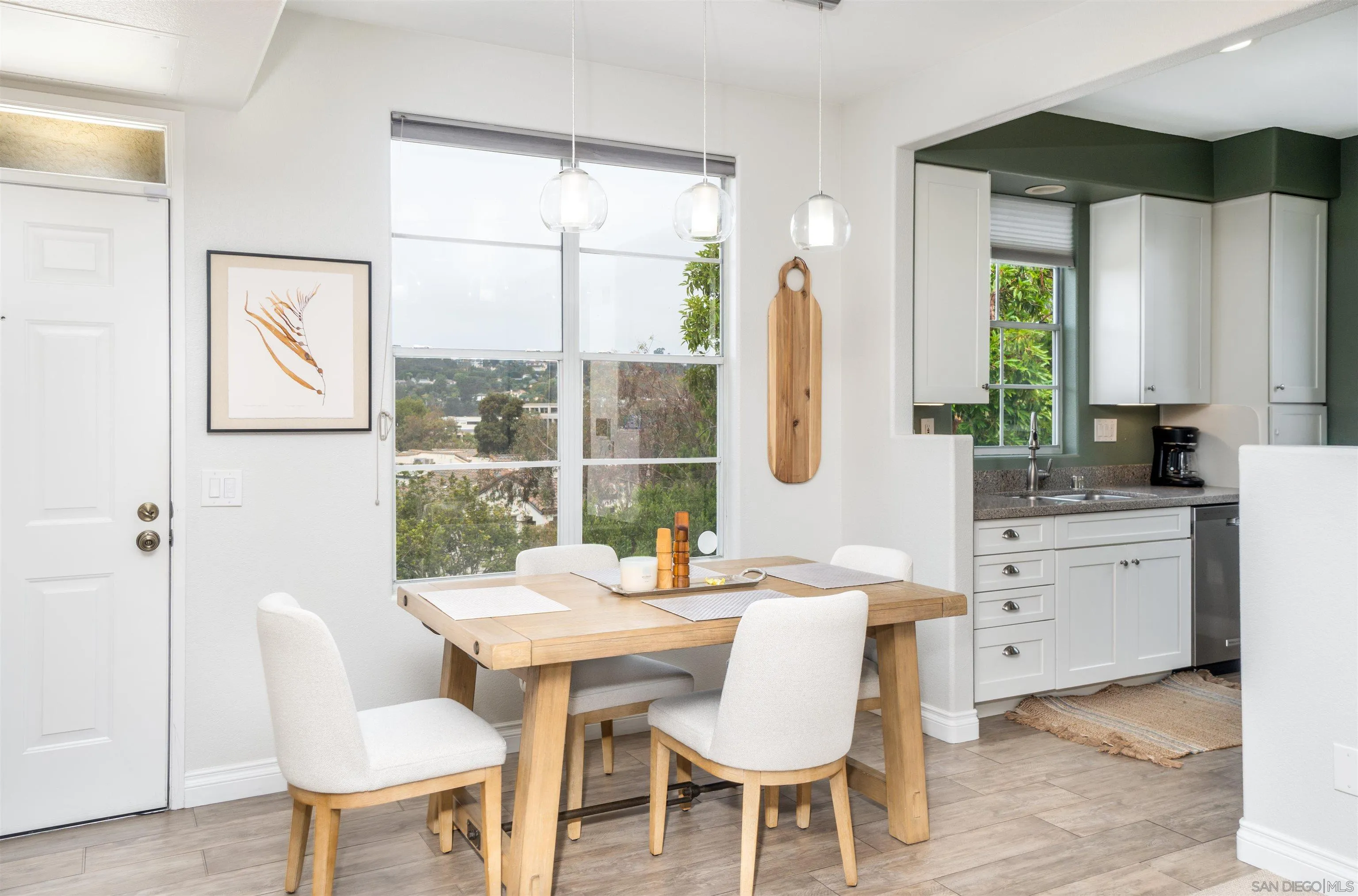 https://cdn.realtyfeed.com/cdn/127/250036316/bb19b160ca5b9653584cf8b7712ddc45.webp