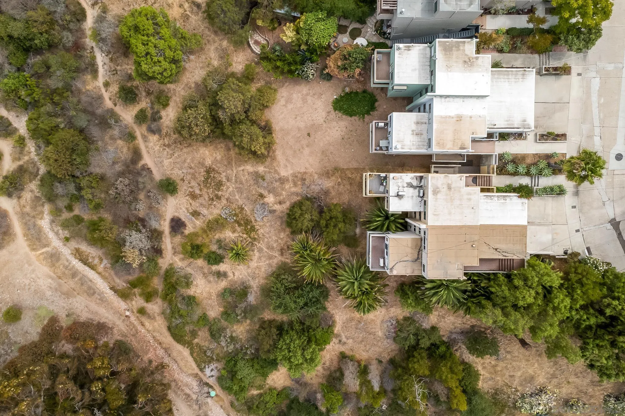 https://cdn.realtyfeed.com/cdn/127/250036317/57a486fb984e5419432f938445487aad.webp