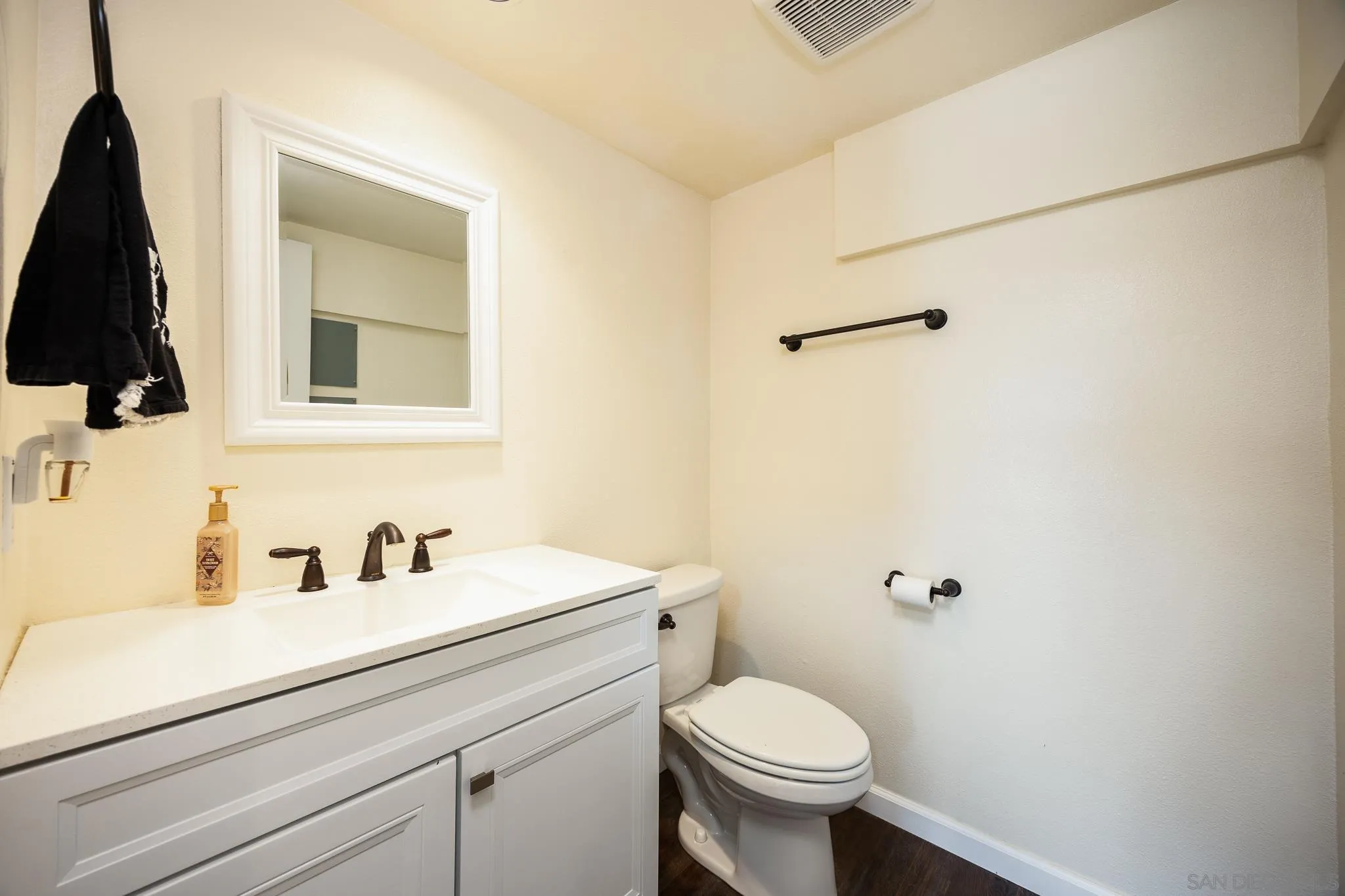 https://cdn.realtyfeed.com/cdn/127/250036317/bb99f0c85e8ec57b83709338fa75dc4e.webp