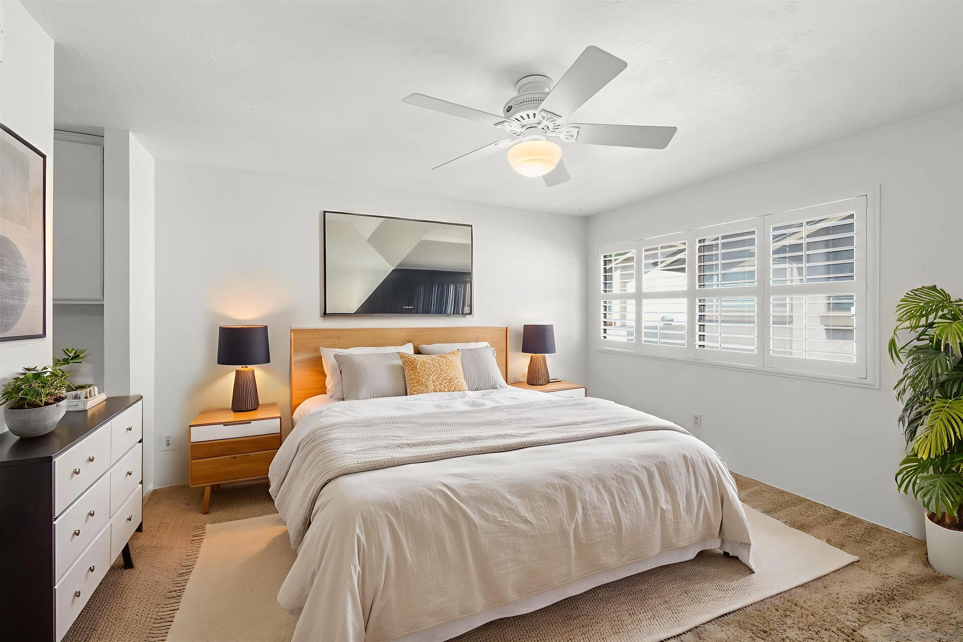 https://cdn.realtyfeed.com/cdn/127/250036318/7d027abbb475b1952565854a12ac35f7.webp