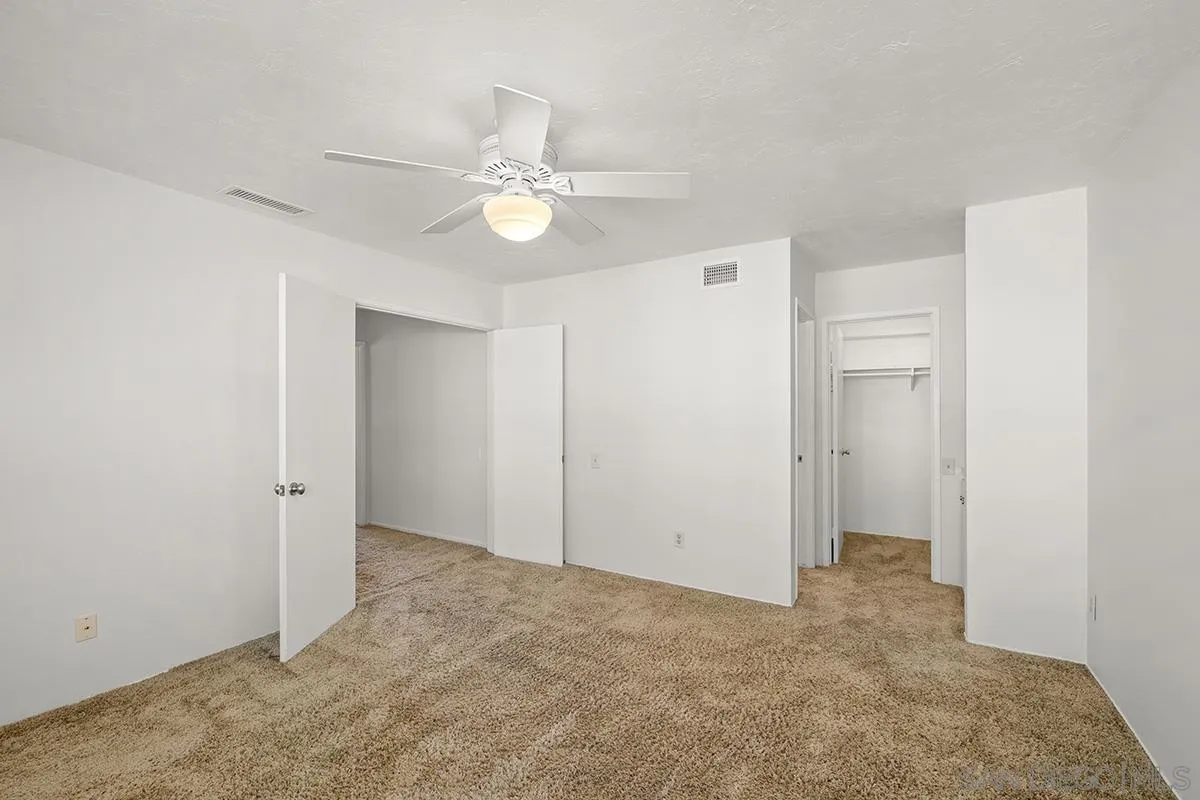 https://cdn.realtyfeed.com/cdn/127/250036318/948b05c43a28f2119aadffbb3555498b.webp