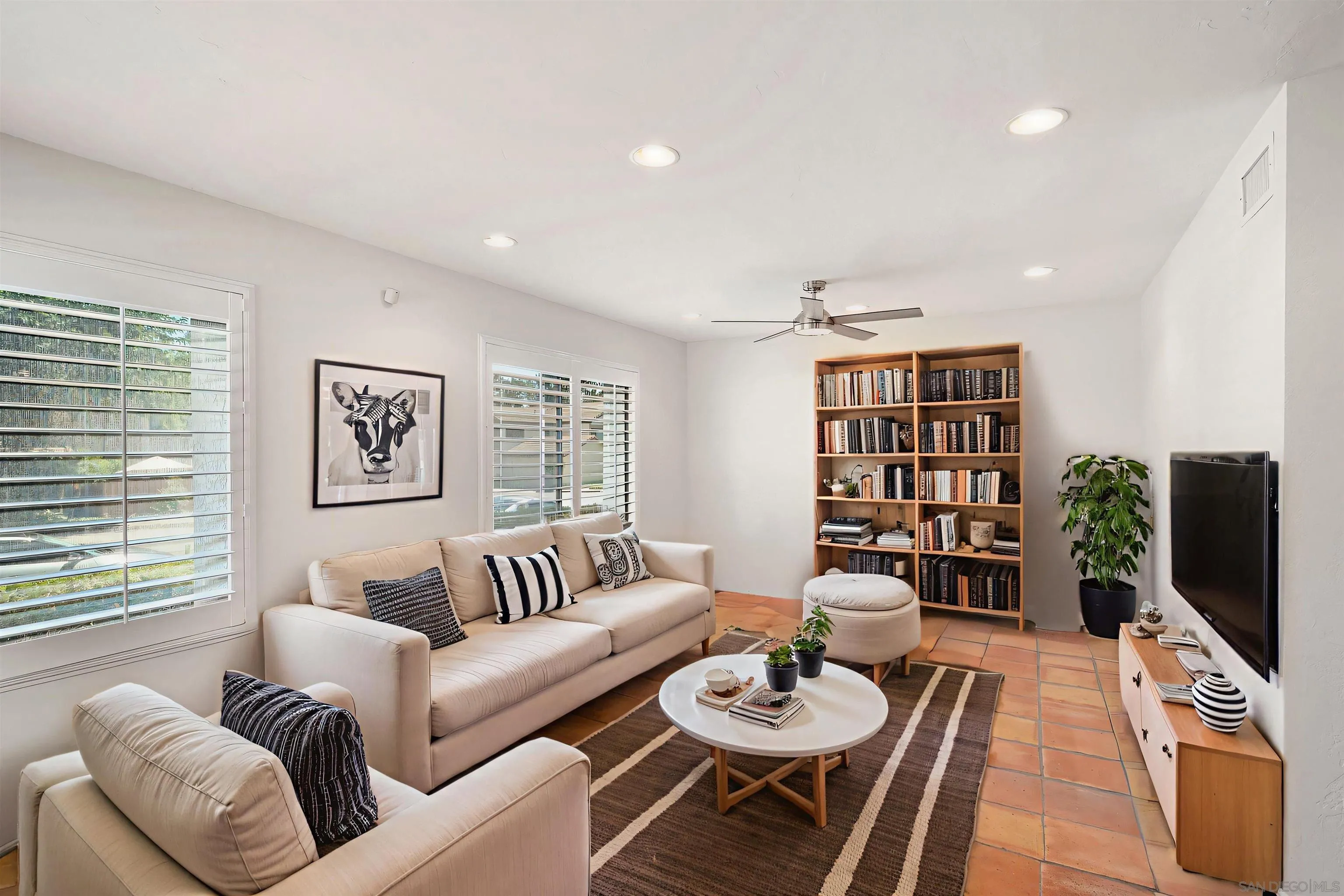 https://cdn.realtyfeed.com/cdn/127/250036318/9ecab1095ea9aa4f96170a864f311003.webp