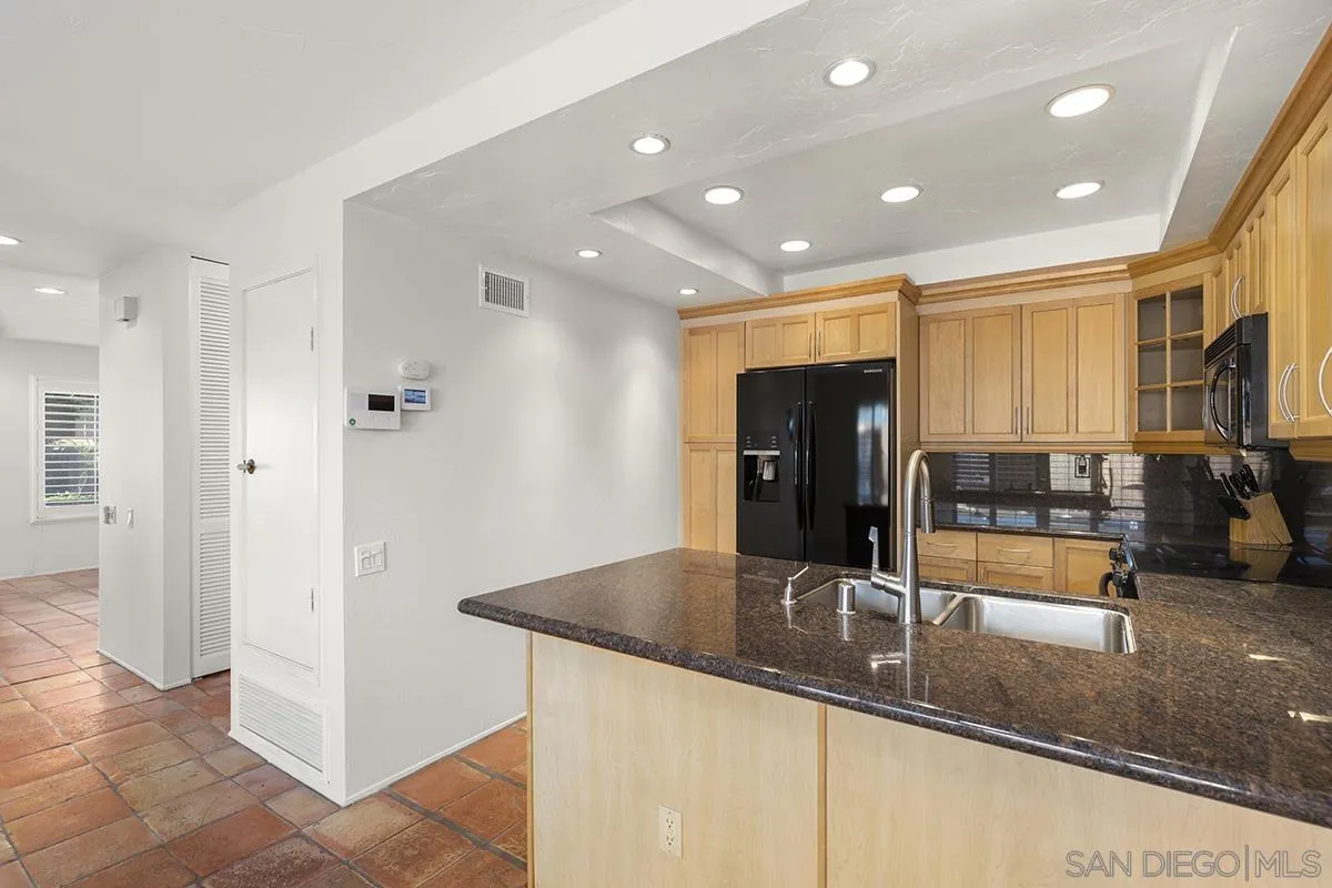 https://cdn.realtyfeed.com/cdn/127/250036318/db6dd5c617fe9f1044120d5ae51967e5.webp