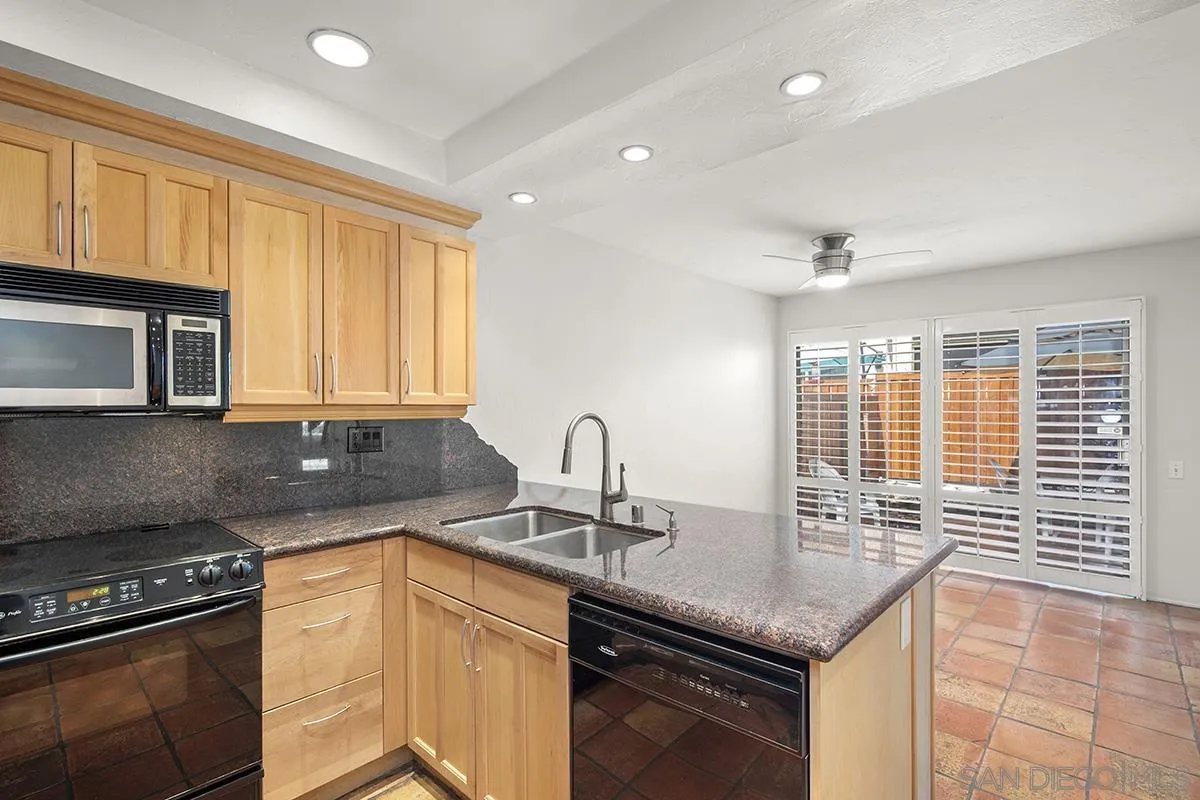 https://cdn.realtyfeed.com/cdn/127/250036318/dcde611a9abe303758c04e673b8f8454.webp