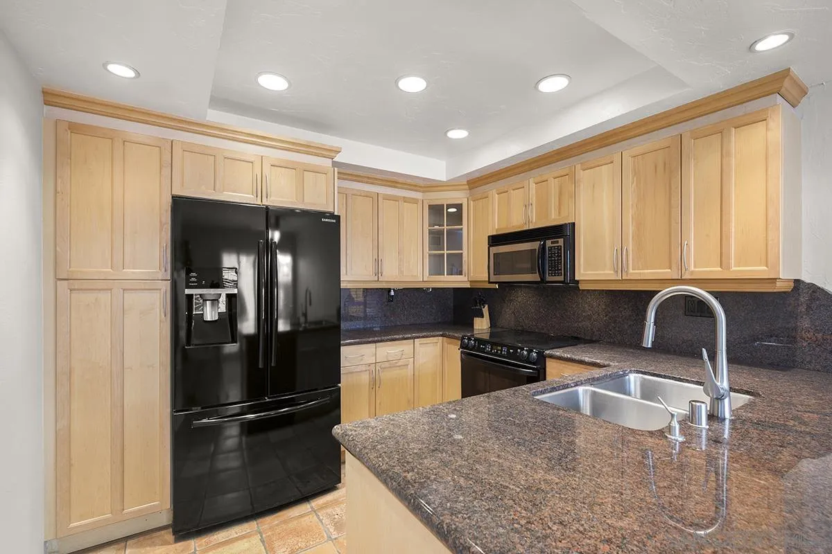 https://cdn.realtyfeed.com/cdn/127/250036318/f60f7bc4b95adca9ee9ac785614d969e.webp
