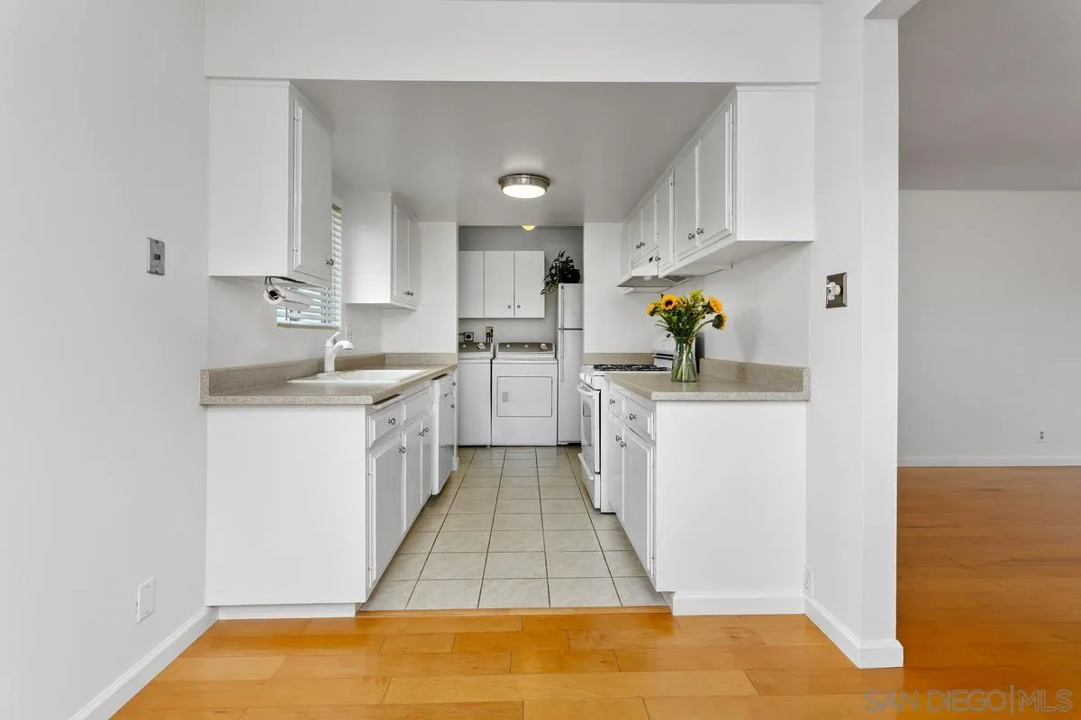 https://cdn.realtyfeed.com/cdn/127/250036319/73a0ce4fe094d01420f9a6a268ce6e38.webp