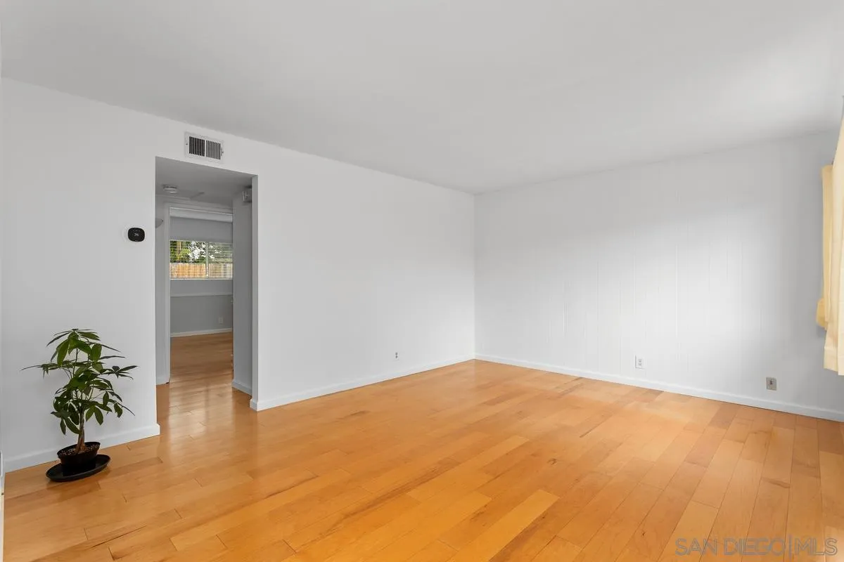 https://cdn.realtyfeed.com/cdn/127/250036319/9ebc0eeb89cdea74f5f4e30302968623.webp