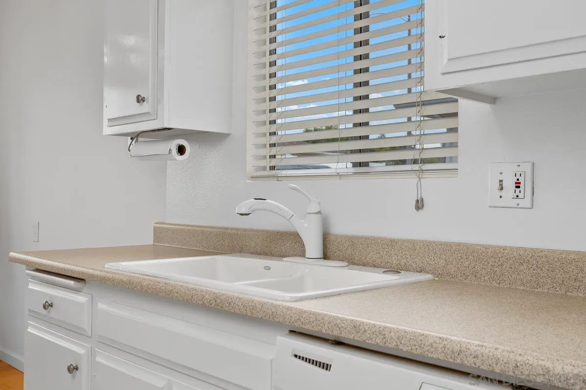 https://cdn.realtyfeed.com/cdn/127/250036319/cd7552c590e2e5967180219e7b2ecd5c.webp