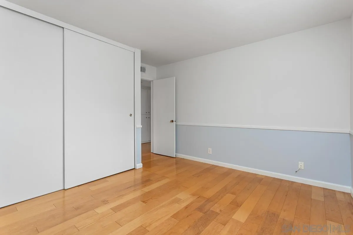 https://cdn.realtyfeed.com/cdn/127/250036319/cd77f5e4f0d8b4a1850e5d551b45efa8.webp