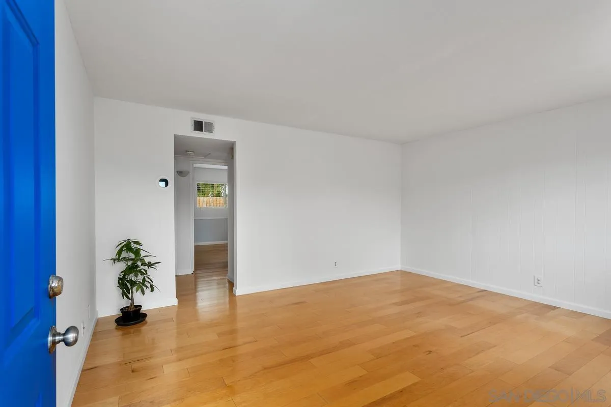 https://cdn.realtyfeed.com/cdn/127/250036319/ddf79151f7f76f98e0a92dc8ee1ad9ae.webp