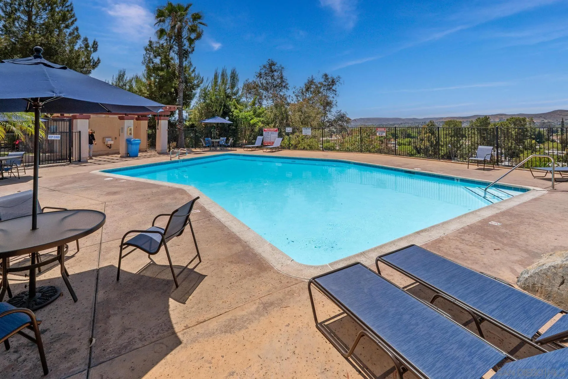 https://cdn.realtyfeed.com/cdn/127/250036320/1c72fe3115e63f0ff6eb2181174752d1.webp