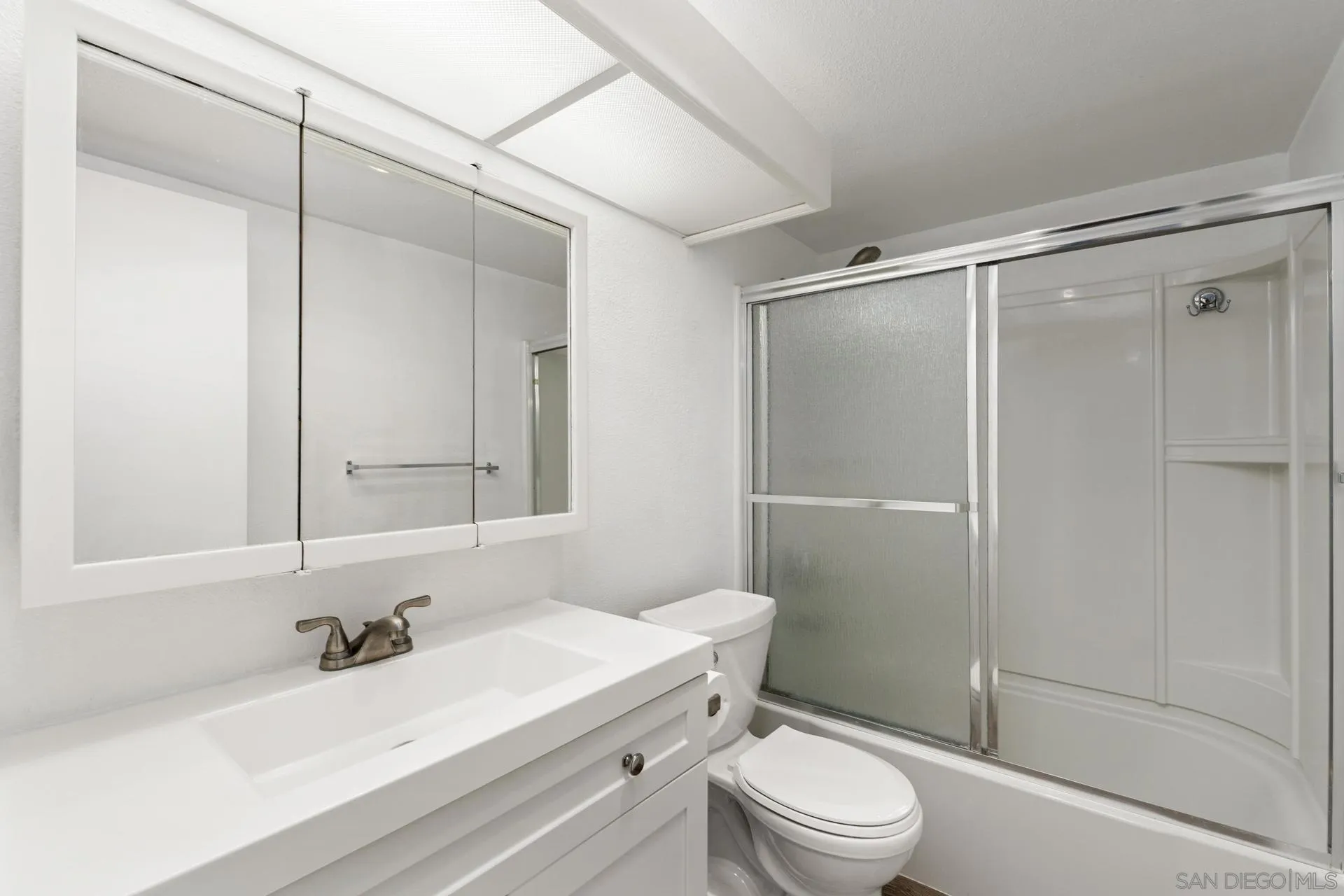 https://cdn.realtyfeed.com/cdn/127/250036320/88b1210d40eb9e87c659b0b4cc3d7e02.webp