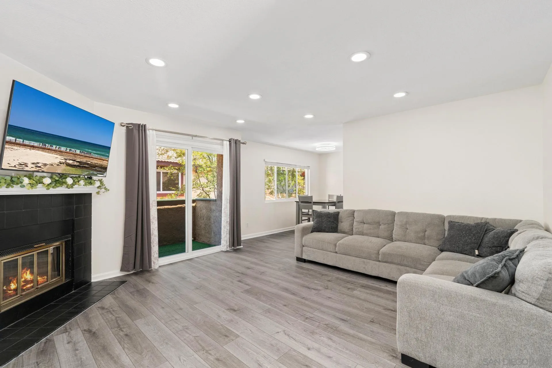 https://cdn.realtyfeed.com/cdn/127/250036320/b2a2618a77f6e727b4955ffa799ac6df.webp