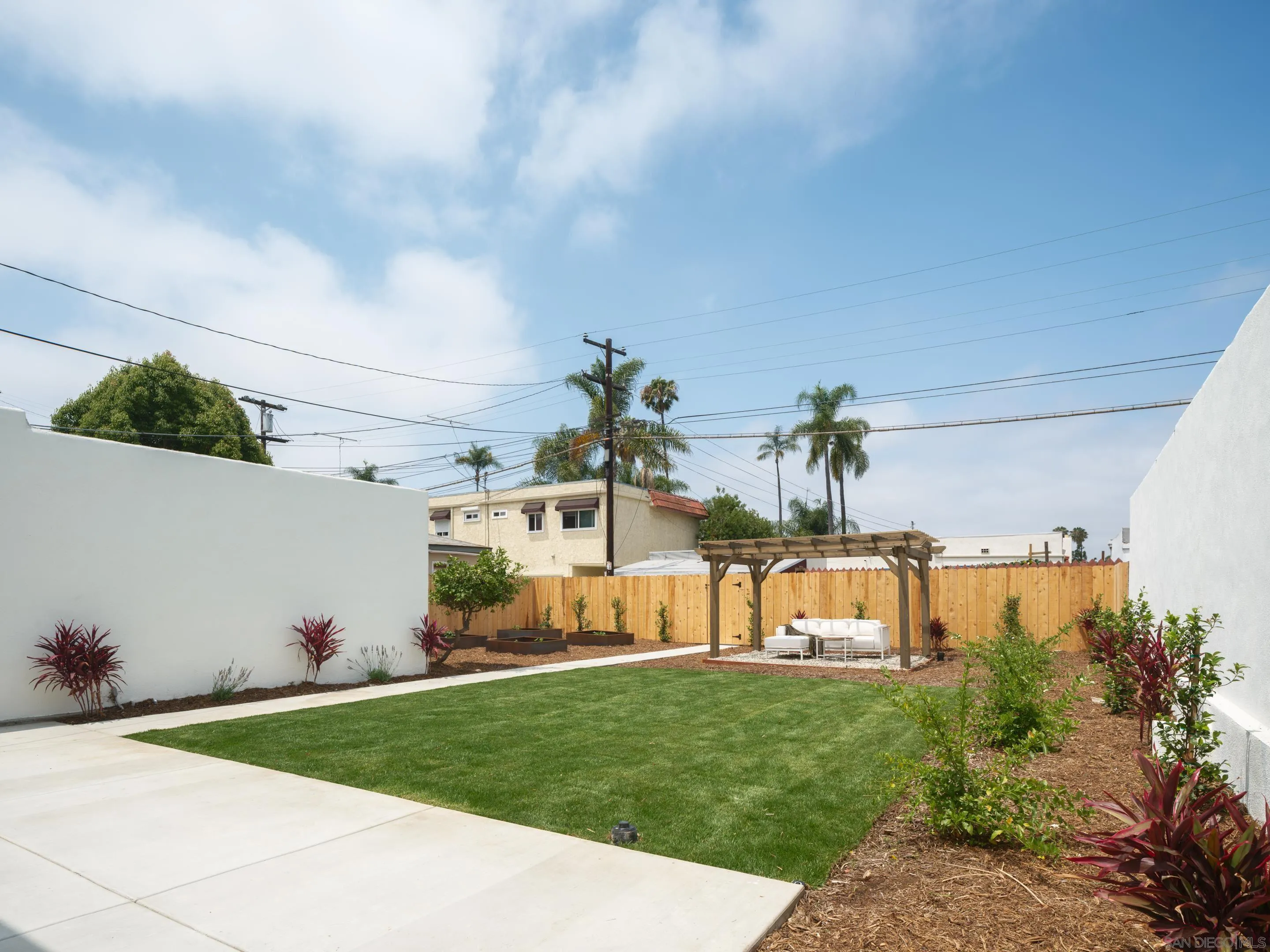 https://cdn.realtyfeed.com/cdn/127/250036321/106b551a8f8a8294e1101c6dc560d545.webp
