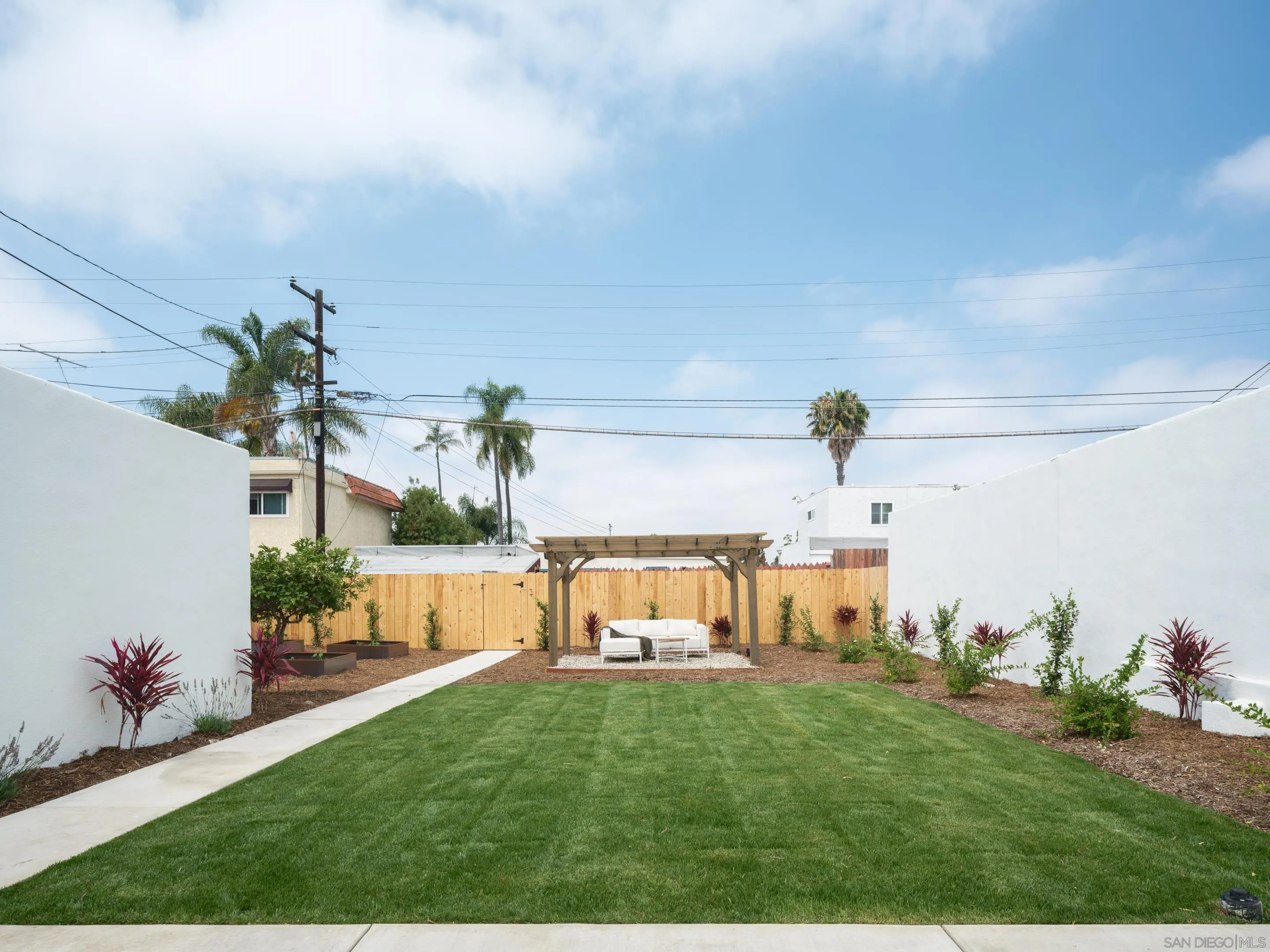 https://cdn.realtyfeed.com/cdn/127/250036321/2967c82f5dff6ad5a89e0bd138968648.webp
