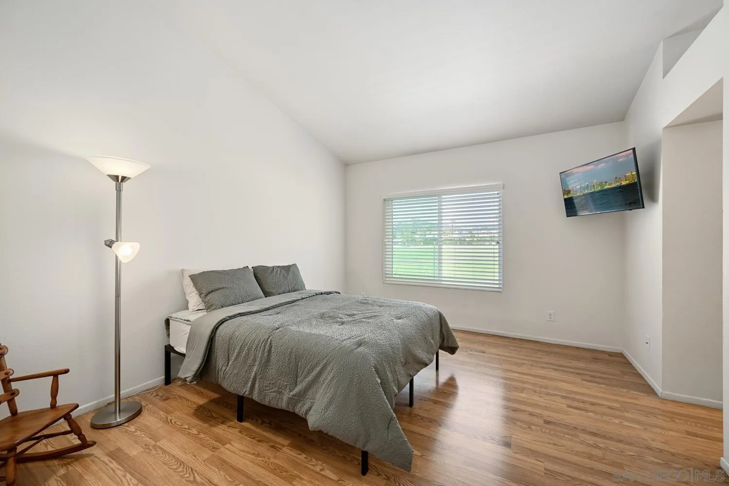 https://cdn.realtyfeed.com/cdn/127/250036323/0d588d1c6fd974bf5aef5a2d944eeb93.webp
