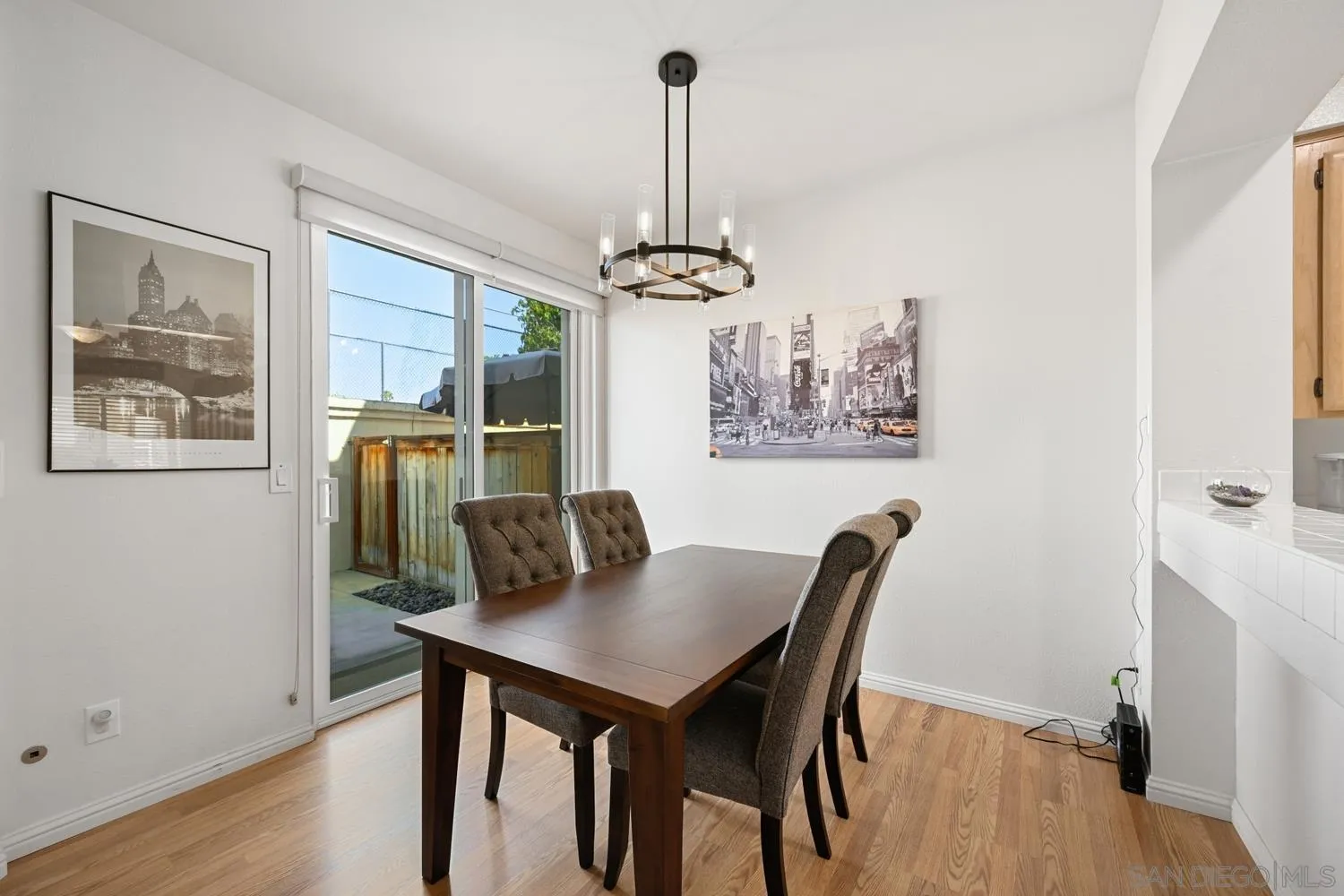 https://cdn.realtyfeed.com/cdn/127/250036323/2728f3ddcfb20b1dc7858088349255c8.webp