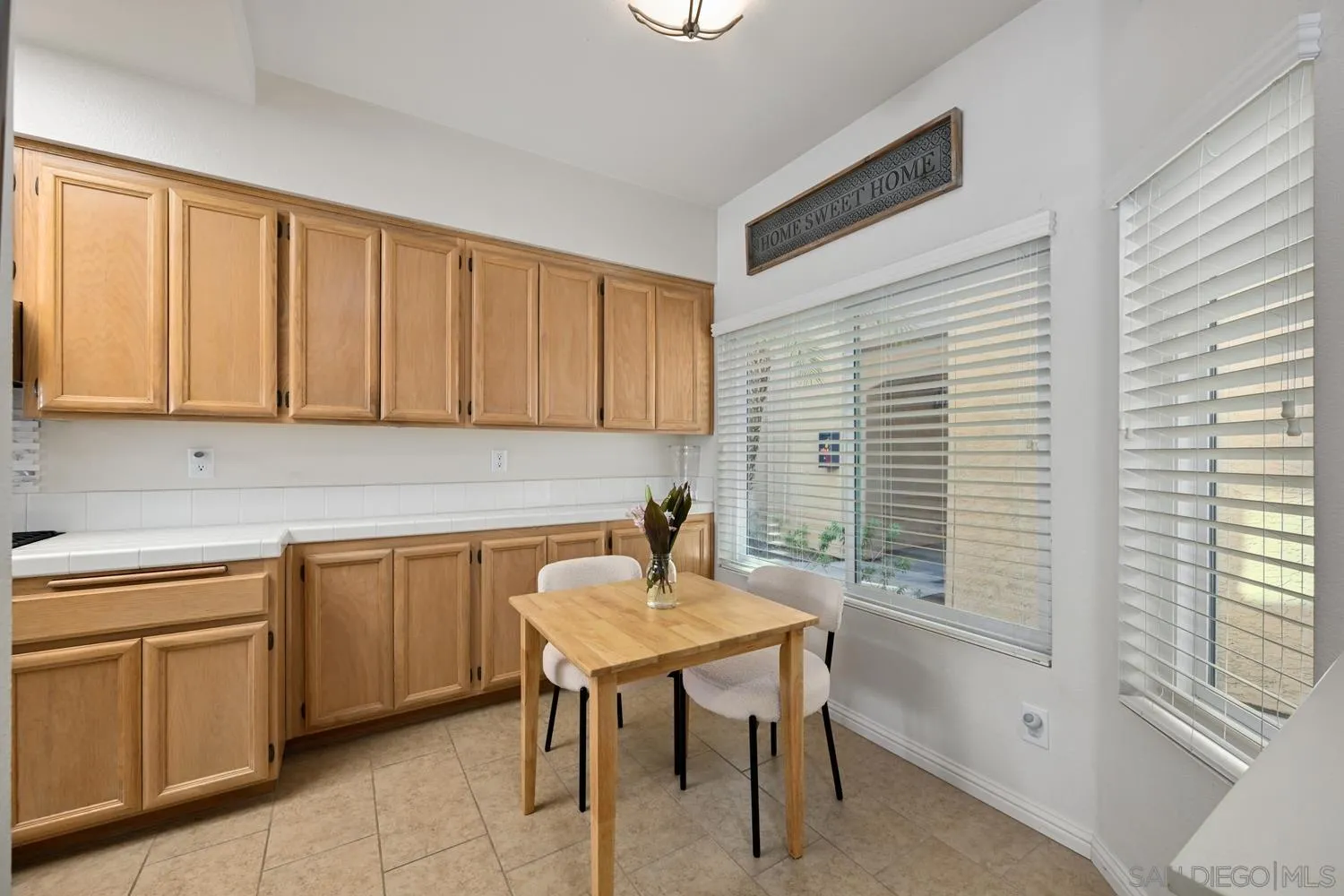 https://cdn.realtyfeed.com/cdn/127/250036323/2fced8a2dea2ece5040301facc34ca66.webp